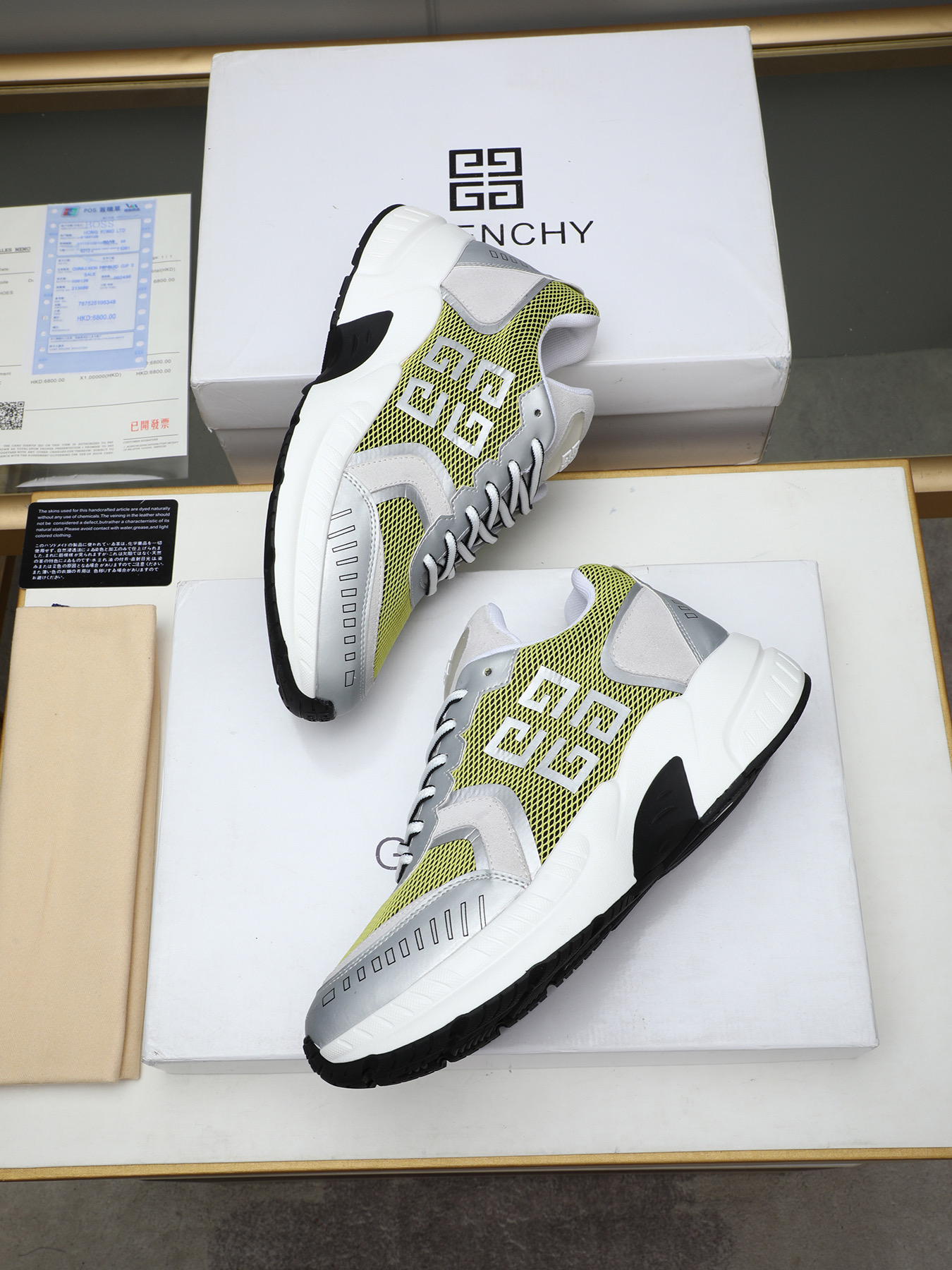 GIVENCHY Men's Thick-Soled Casual Sneakers in Calfskin and Breathable Mesh 8 i1744102761855 21 0 6