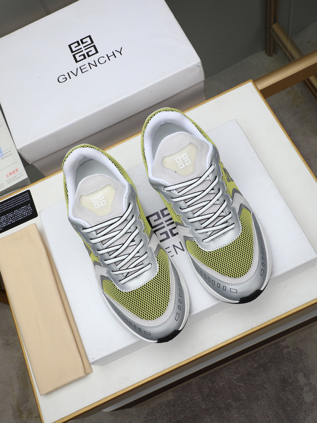 GIVENCHY Men's Thick-Soled Casual Sneakers in Calfskin and Breathable Mesh 9 i1744102762051 563 0 7