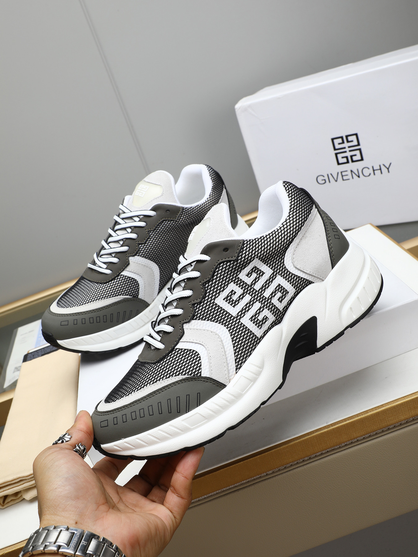 Givenchy Men's Thick Sole Casual Sneakers with 4G Logo - Stylish & Comfortable 3 i1744102776942 388 0 1