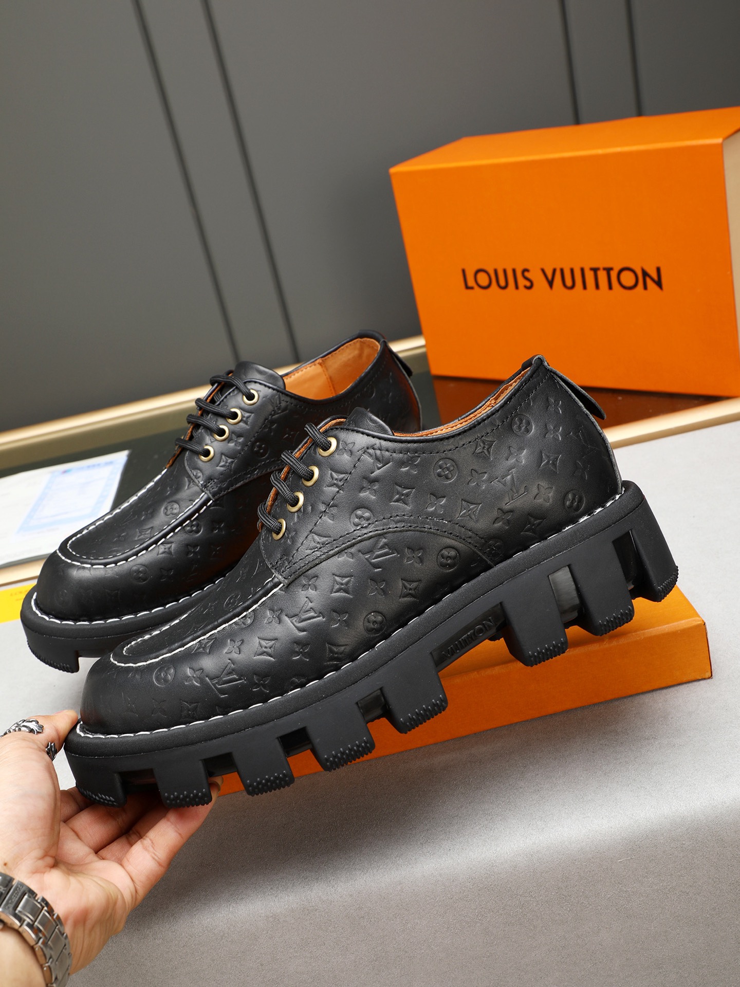 Louis Vuitton Checkerboard Embossed Leather Oxford Platform Shoes 3 i1744445390612 4395 0 8
