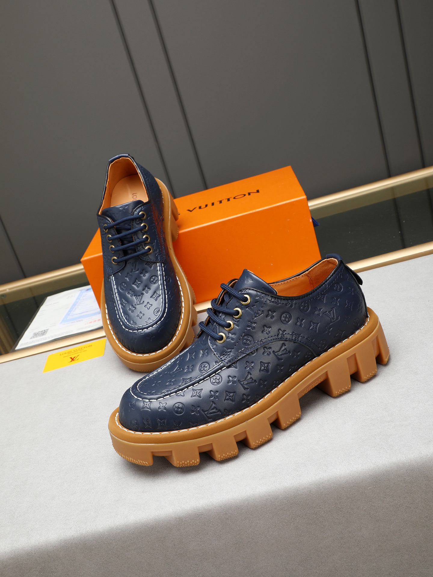Louis Vuitton Checker Embossed Leather Oxford Shoes with Thick Sole 8 i1744445406946 3218 0 6