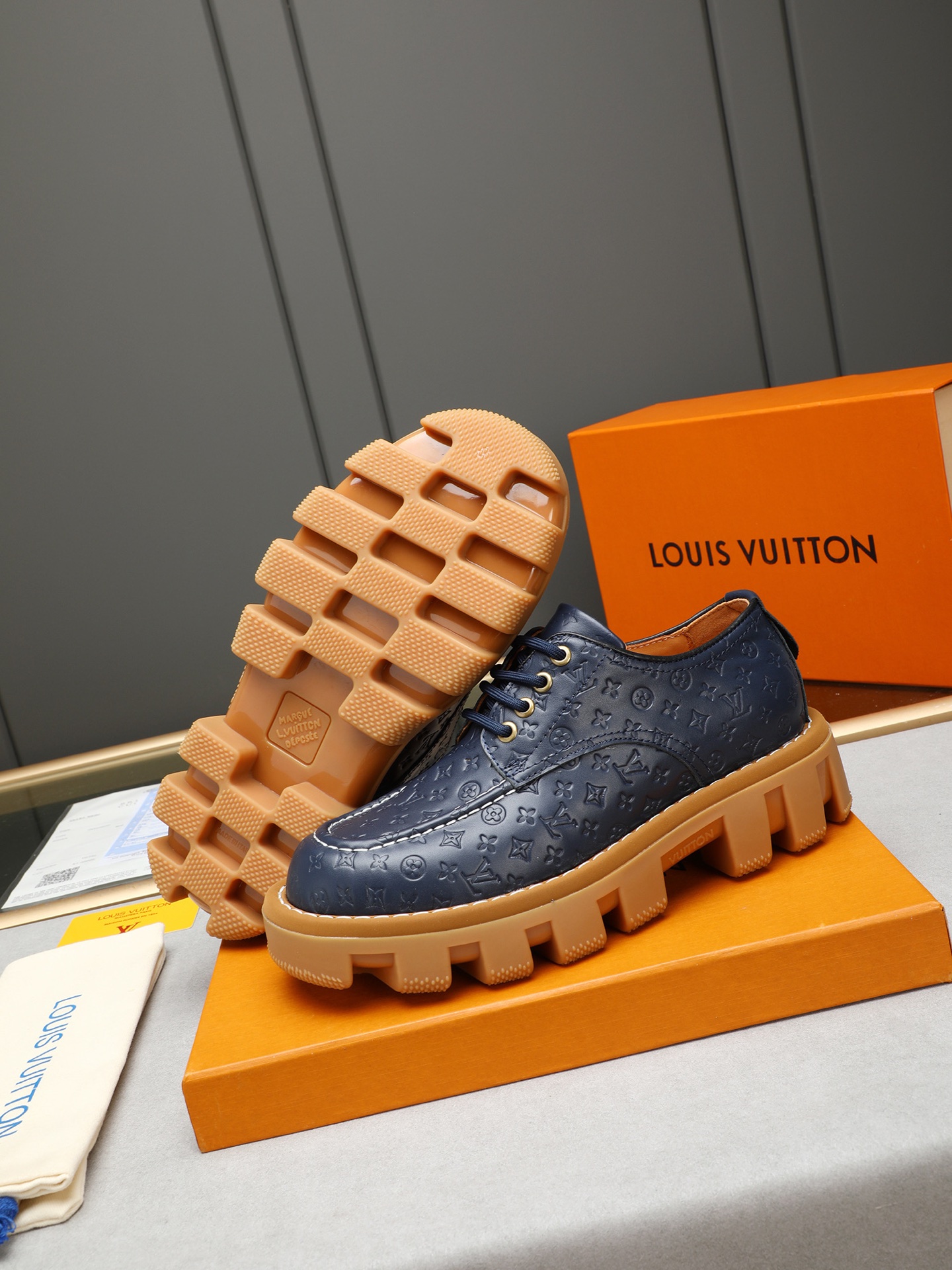 Louis Vuitton Checker Embossed Leather Oxford Shoes with Thick Sole 4 i1744445407006 222 0 2