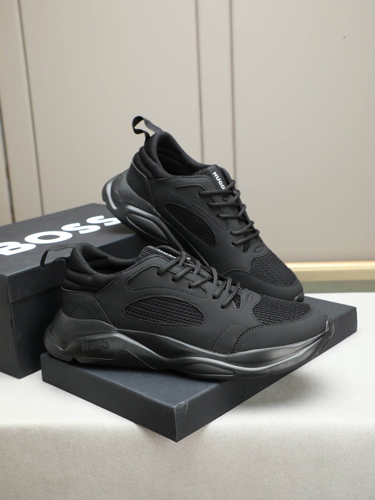 HUGO Stylish Men's Sneakers with Elastic Fabric & Leather Accent - Comfortable 5 i1744795890358 7978 0 3