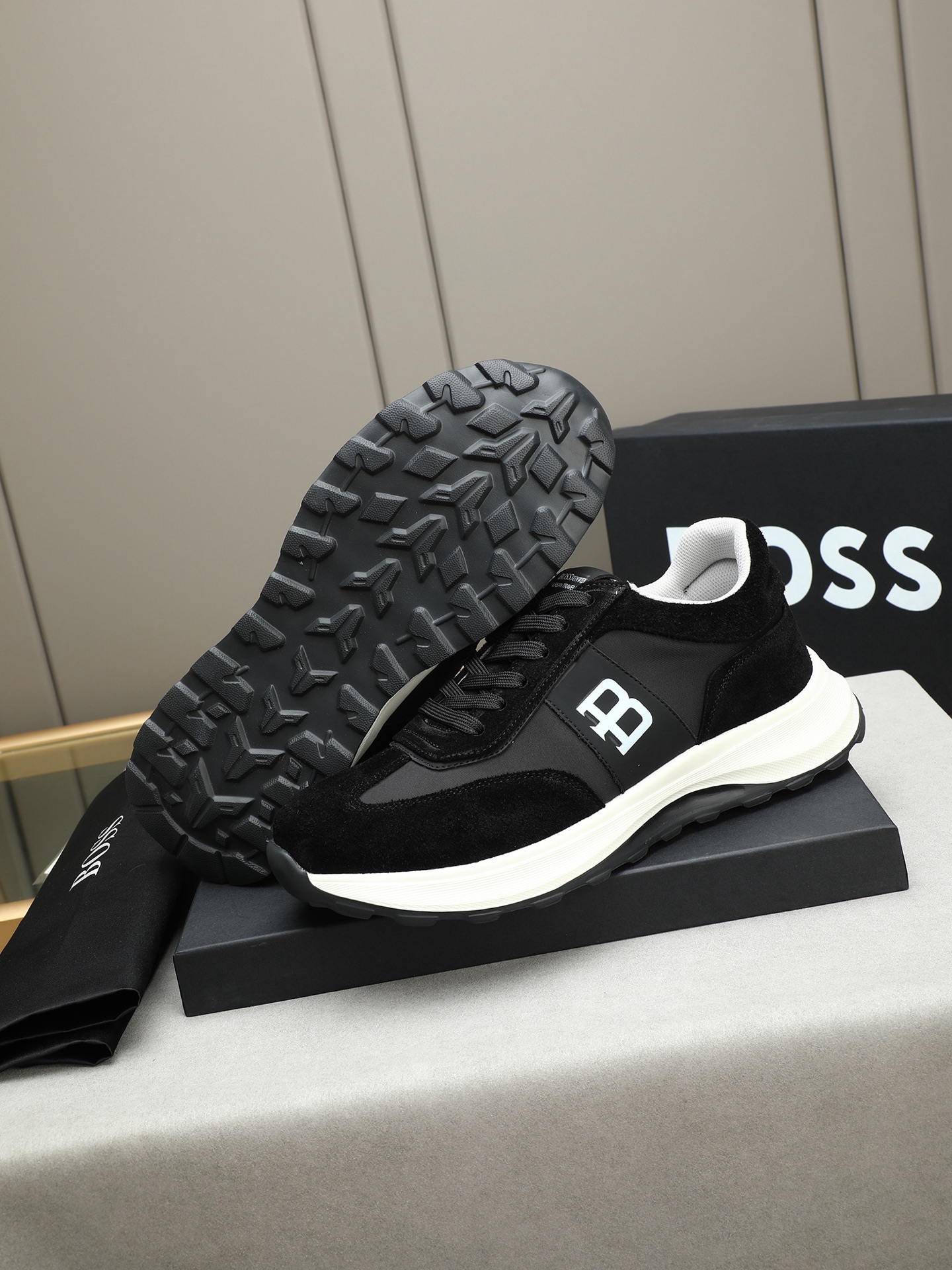 BOSS Men's Stylish Black Sneakers - Comfortable, Lightweight, and Trendy 4 i1744796058284 8792 0 2