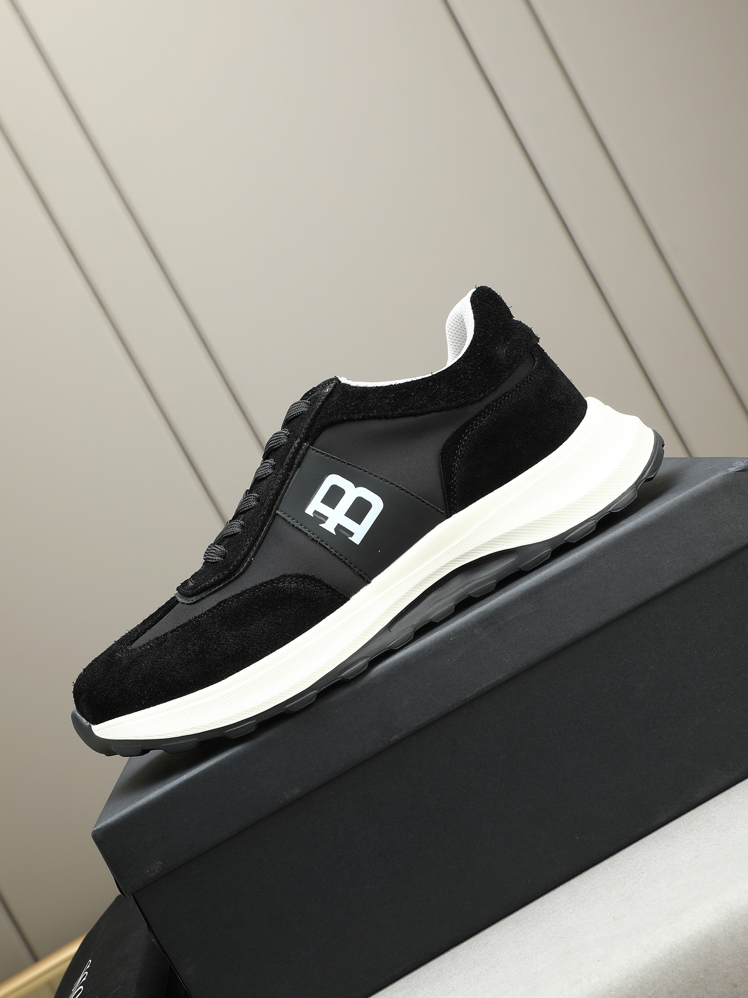 BOSS Men's Stylish Black Sneakers - Comfortable, Lightweight, and Trendy 6 i1744796059231 5279 0 4