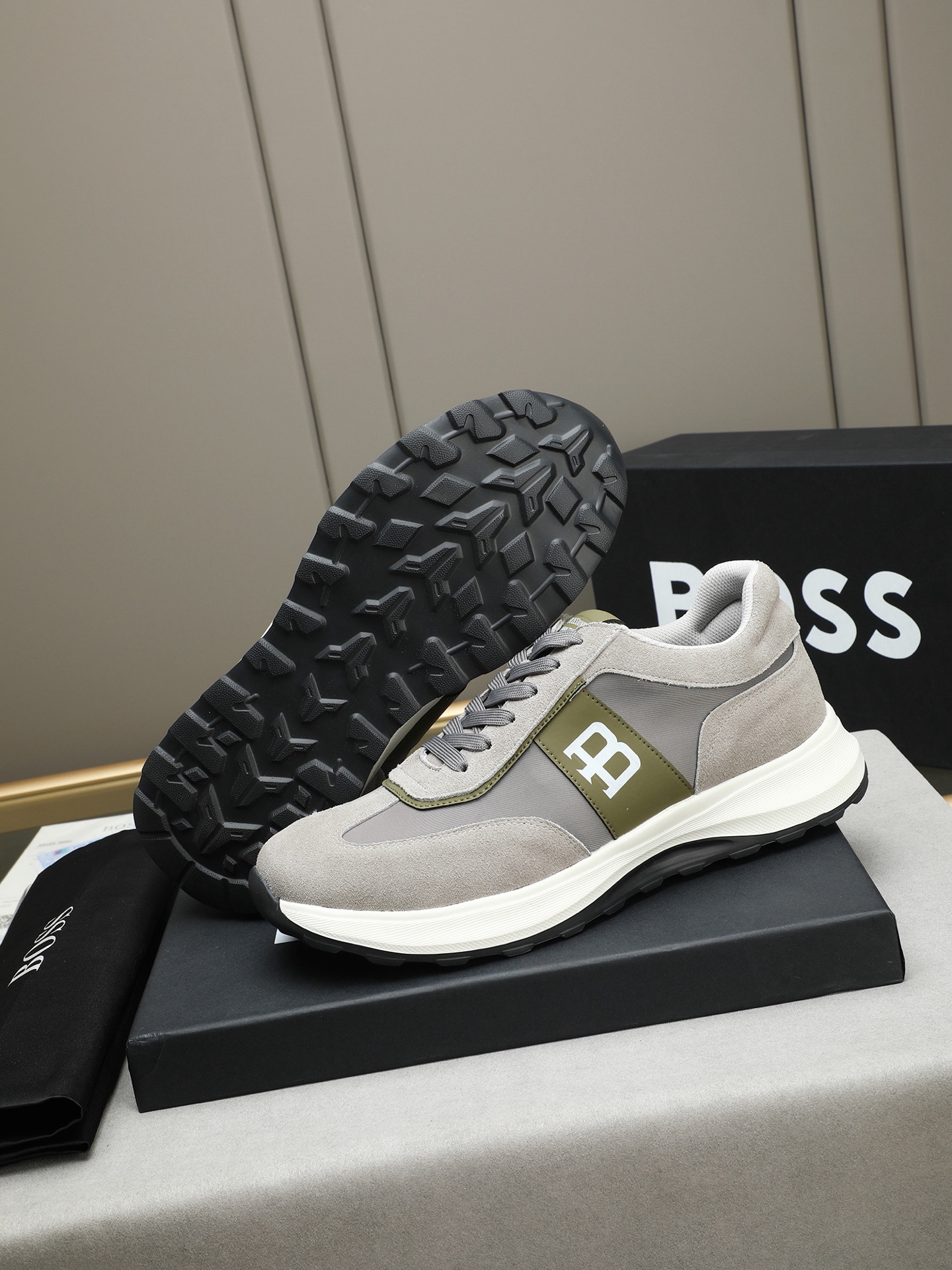 BOSS Men's Stylish Lace-Up Sneakers in Gray, Comfortable & Lightweight 4 i1744796103702 4452 0 2