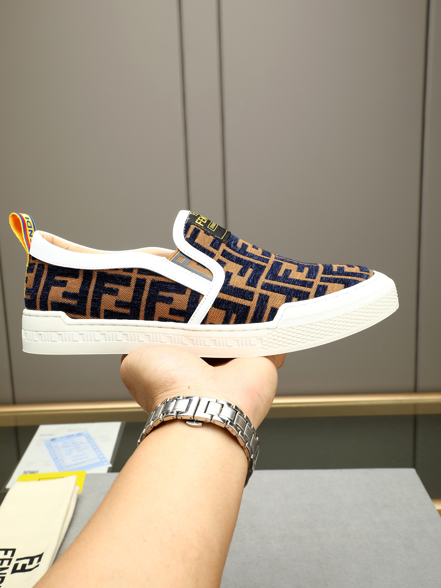 NO:278845,P FD Imported Material Leather Original Anti-slip, Wear-resistant, Lightweight, Soft Sole Style Category Men's Casual Shoes, Trendy Style, Comfortable to the Foot, Color Real Picture Color 38-44 Sizes (45 Customized),19860909P FD 进口材质 皮里 原版防滑耐磨轻便柔软大底 款式类别男士休闲鞋 搭潮流款 上脚舒服 颜色实物图片色38-44码(45定做),,Men's shoes