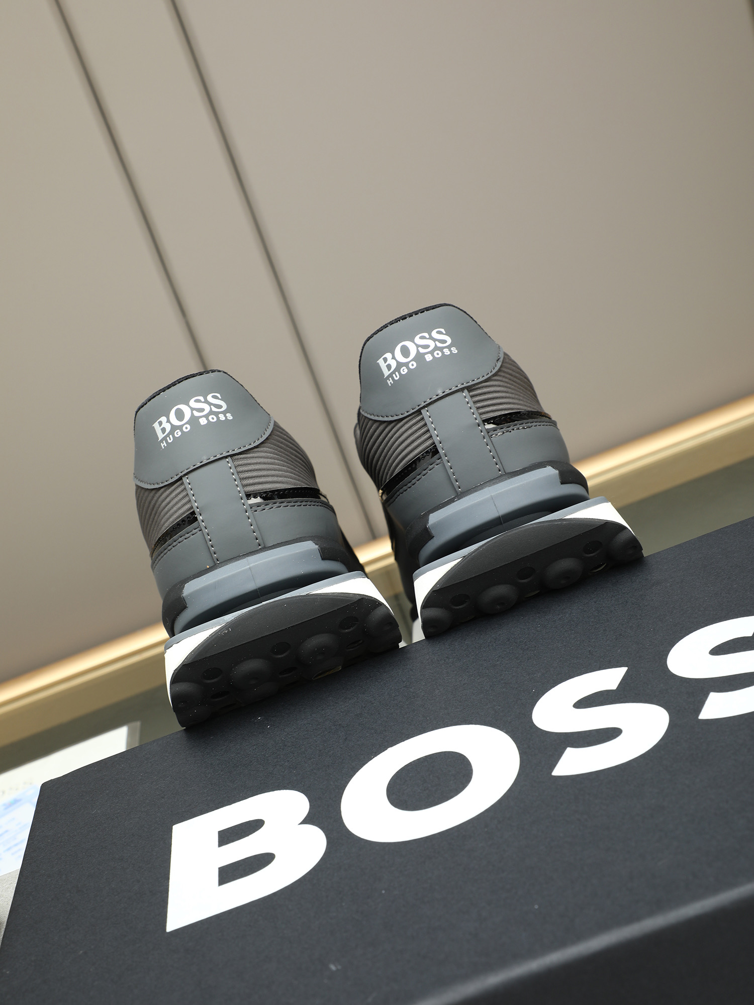 BOSS Men's Stylish Gray Leather Sneakers - Comfortable & Durable, Sizes 38-44 6 i1745312451326 6998 0 4