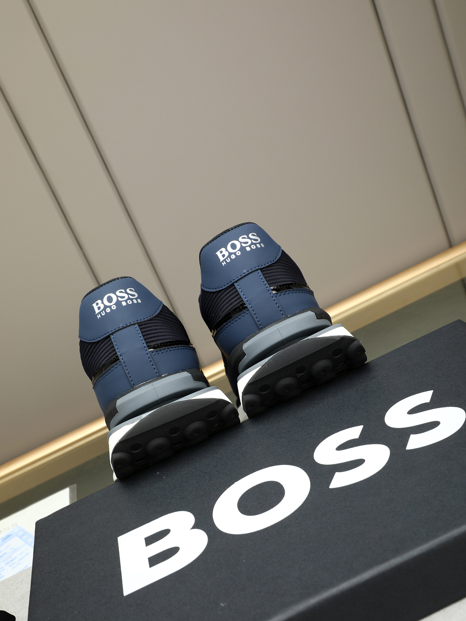 BOSS Men's Stylish Leather Sneakers - Comfortable and Breathable 6 i1745312467085 4841 0 4