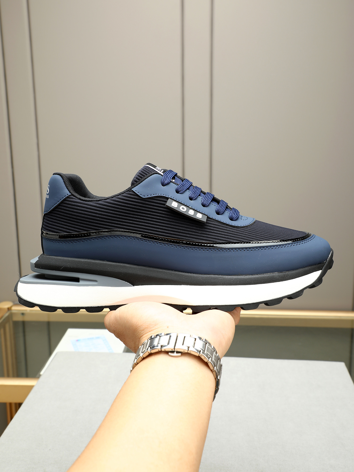 BOSS Men's Stylish Leather Sneakers - Comfortable and Breathable 2 i1745312467794 36 0 0