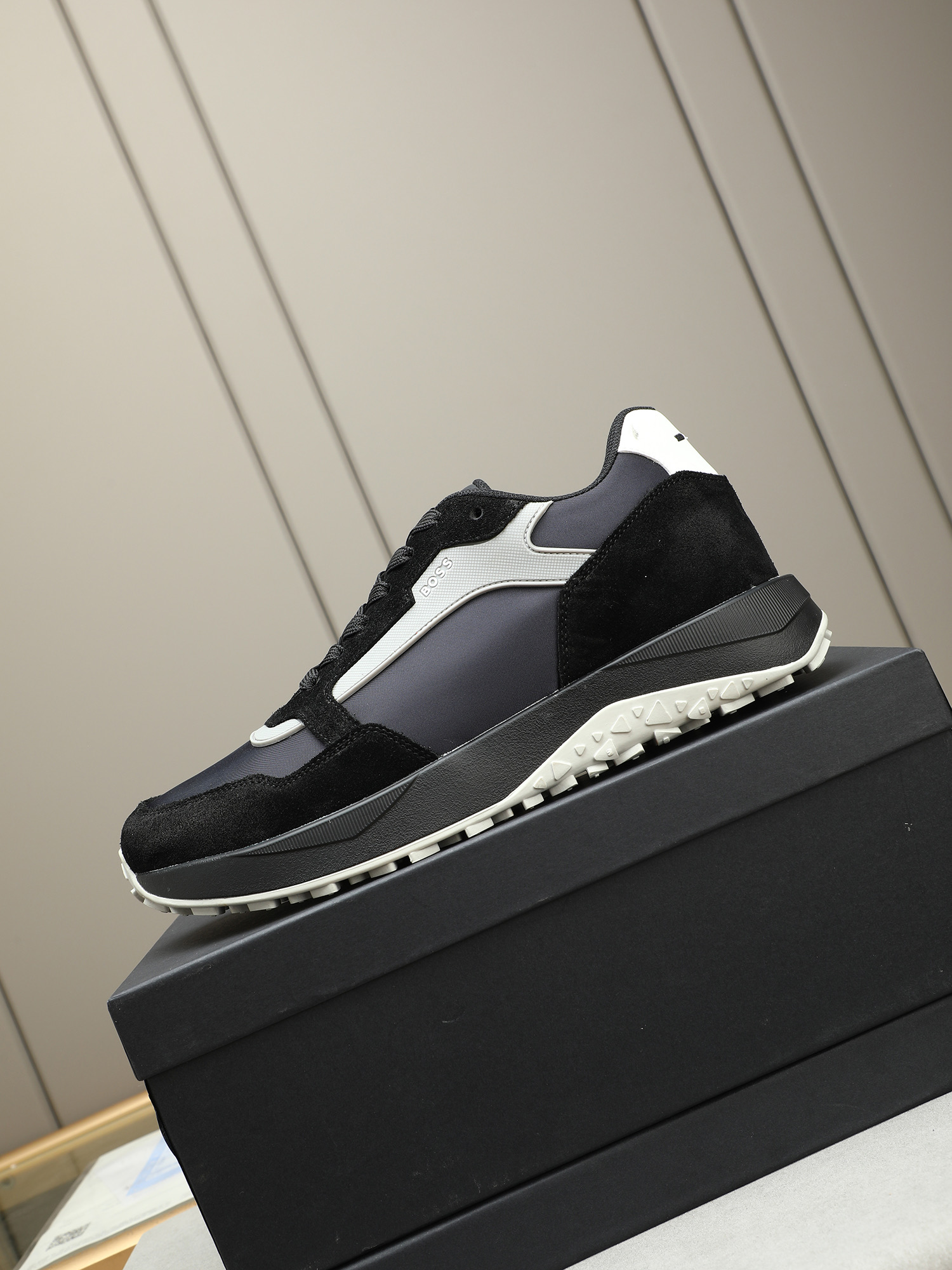 BOSS Men's Leather Sneakers - Comfortable, Stylish, and Durable 7 i1745312585979 5219 0 5