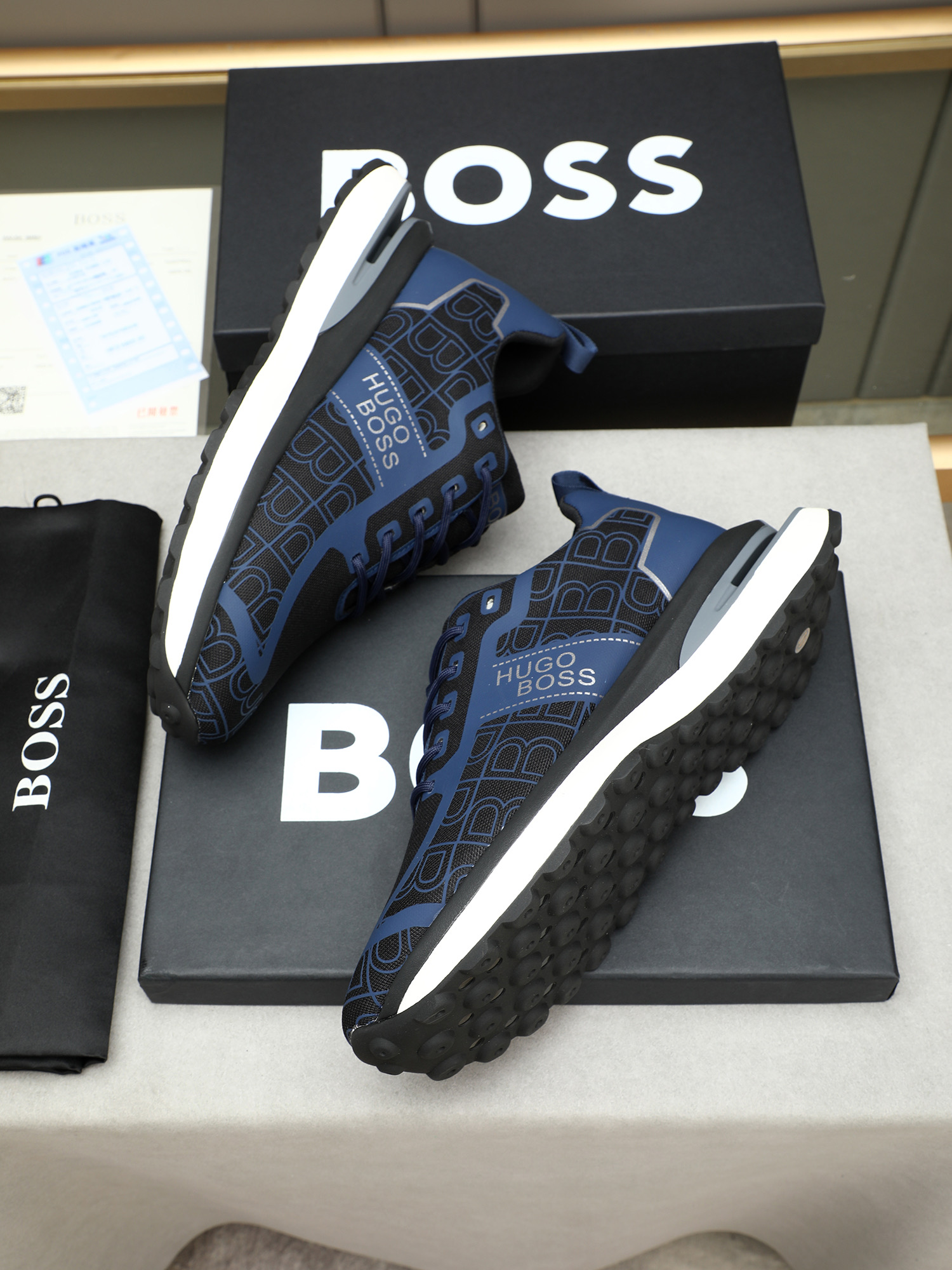 Hugo Boss Men's Leather Sneakers - Comfortable, Stylish, and Durable 9 i1745312884882 8707 0 7