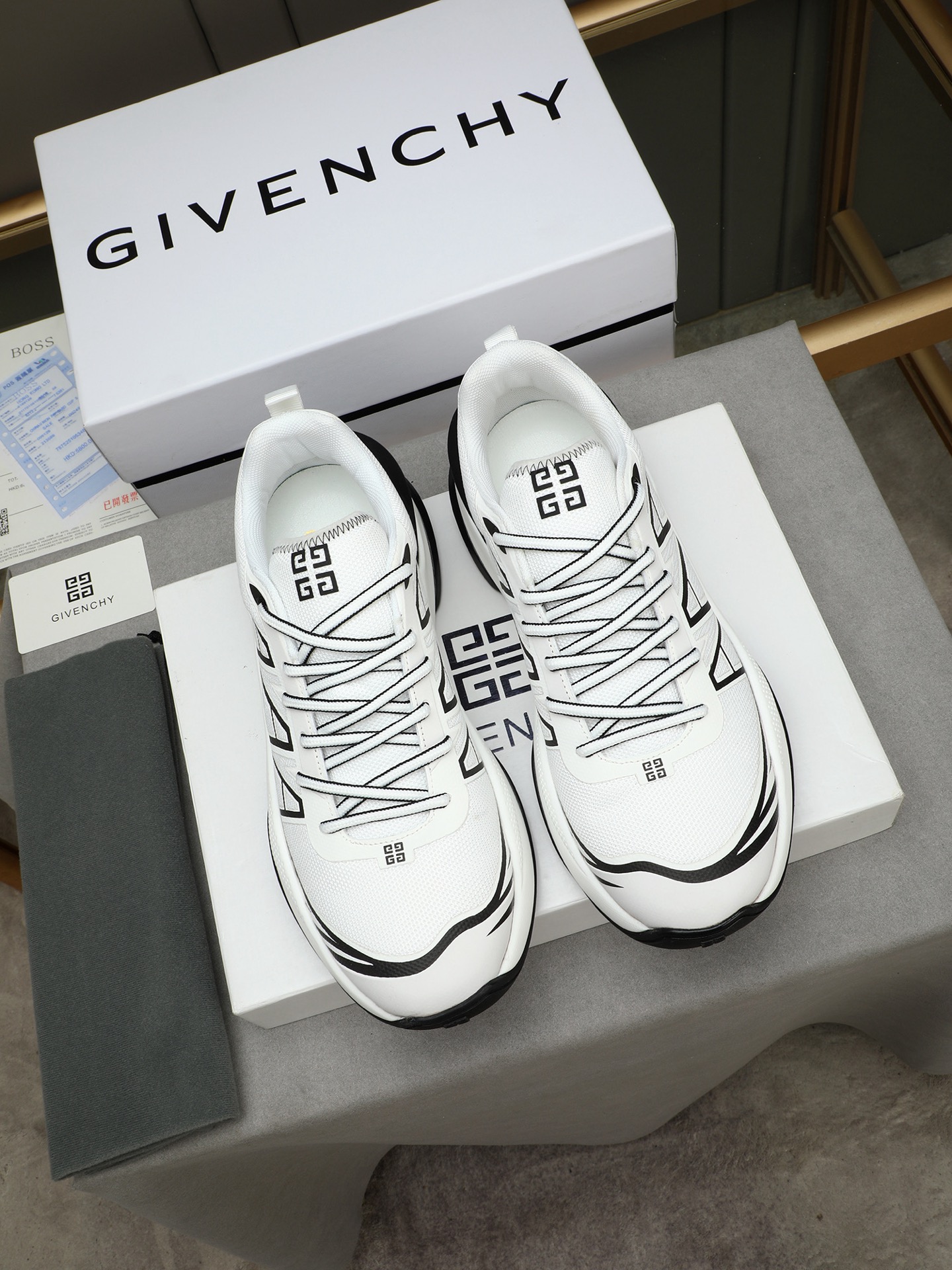 Givenchy GIV1 Men's White Leather & Mesh Lace-Up Sneakers 9 i1745482359729 816 0 7