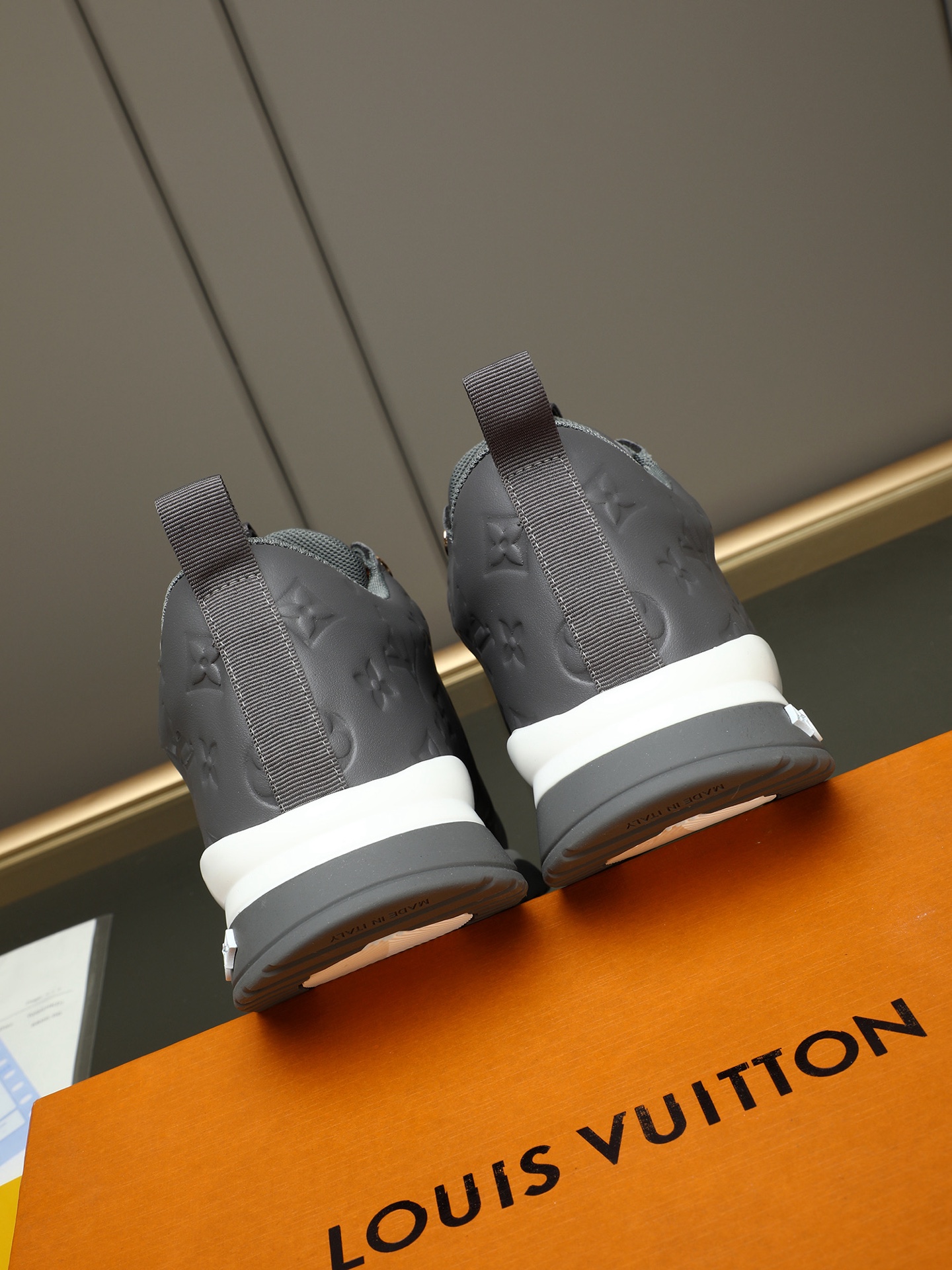 Louis Vuitton Embossed Leather Sneakers - Iconic Style & Comfort (Sizes 39-44) 6 i1745483951462 8254 0 4