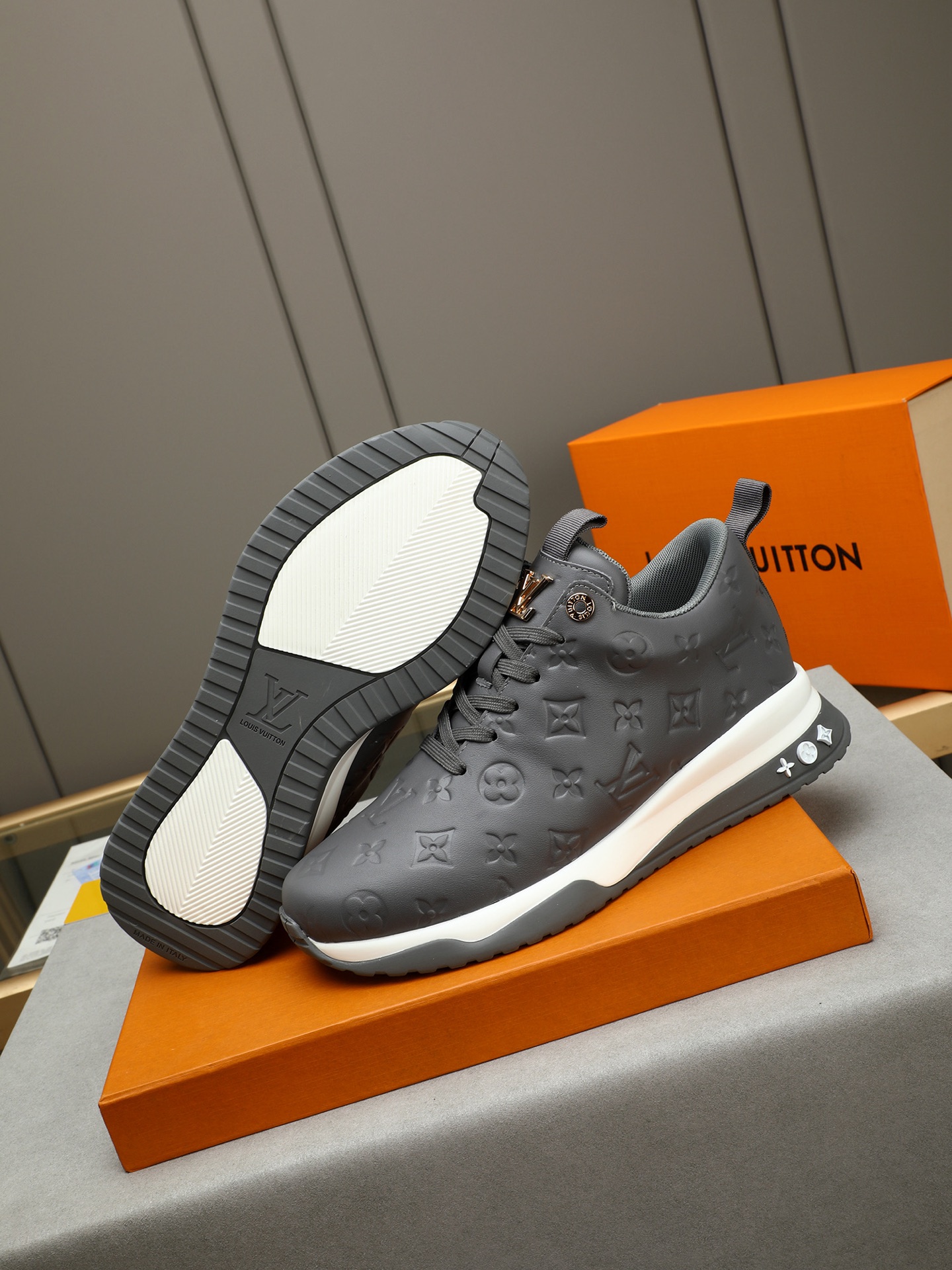 Louis Vuitton Embossed Leather Sneakers - Iconic Style & Comfort (Sizes 39-44) 4 i1745483951518 3145 0 2
