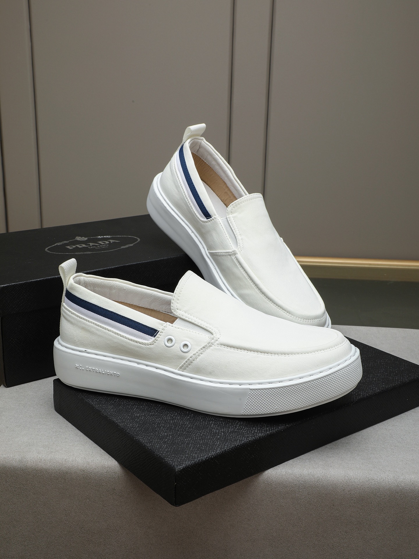 Prada New Casual Canvas Shoes,Italian Waterproof Fabric,Super Comfortable 5 i1745658386246 3087 0 3