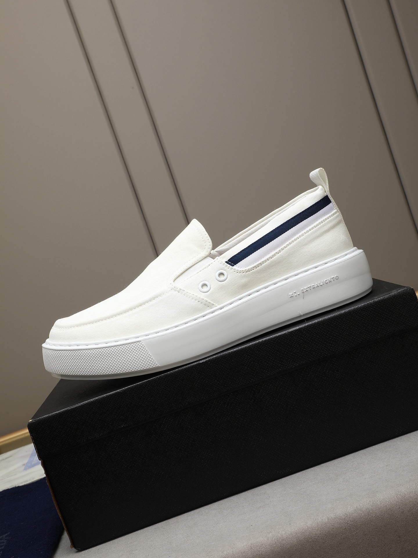 Prada New Casual Canvas Shoes,Italian Waterproof Fabric,Super Comfortable 7 i1745658387228 1602 0 5