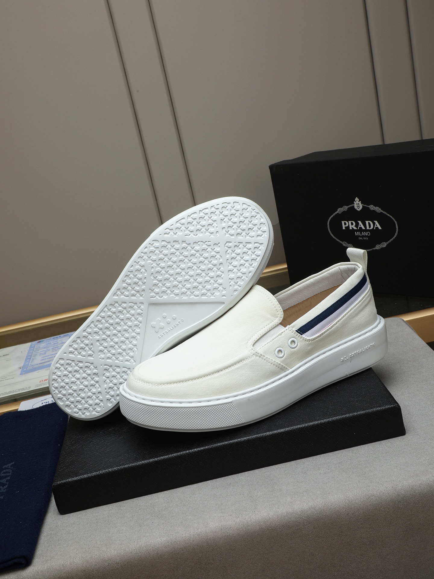 Prada New Casual Canvas Shoes,Italian Waterproof Fabric,Super Comfortable 4 i1745658387236 9910 0 2
