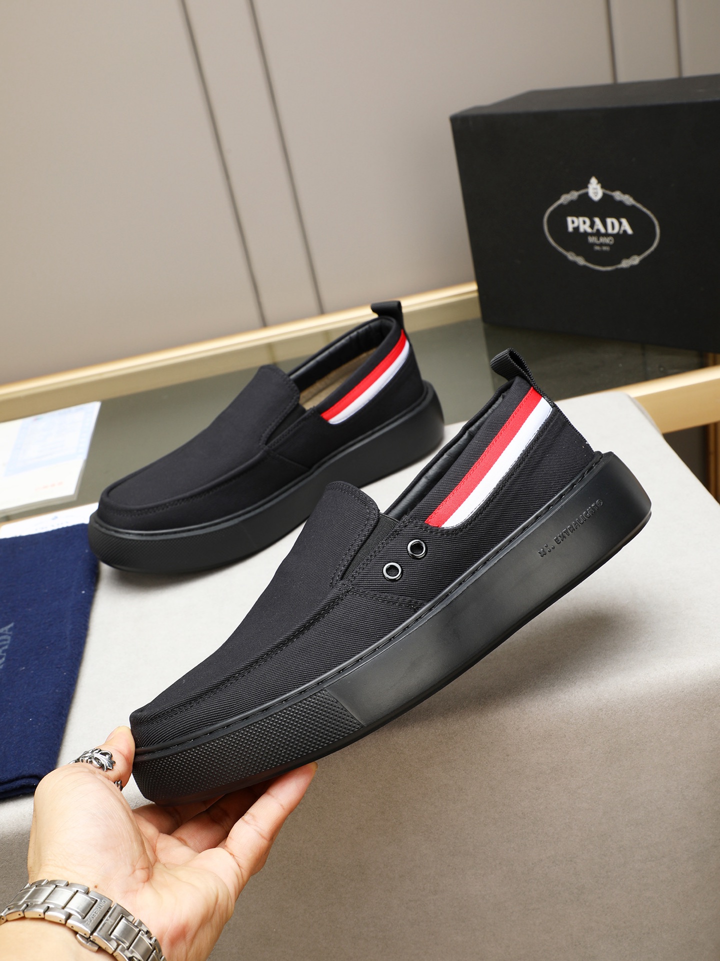 Stylish Canvas Slip-On Sneakers with Lightweight Sole, Sizes 38-44 3 i1745658400958 6789 0 1