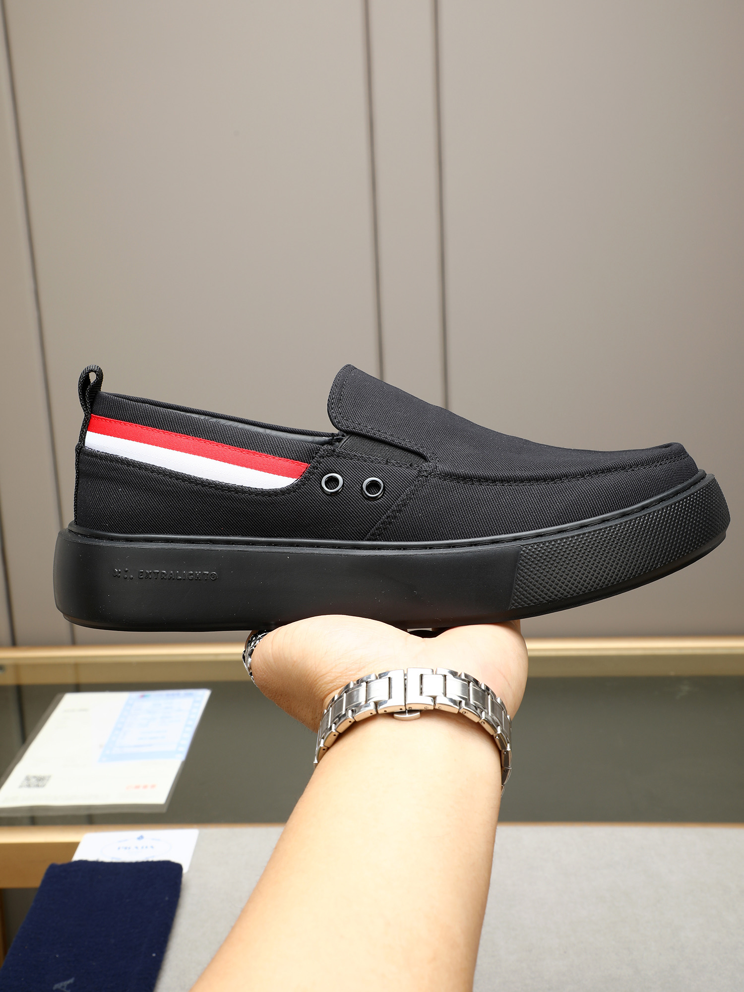 Stylish Canvas Slip-On Sneakers with Lightweight Sole, Sizes 38-44 2 i1745658401287 4157 0 0