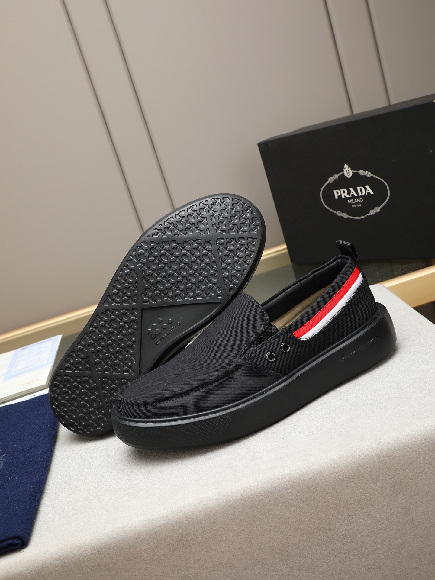Stylish Canvas Slip-On Sneakers with Lightweight Sole, Sizes 38-44 4 i1745658401517 2756 0 2