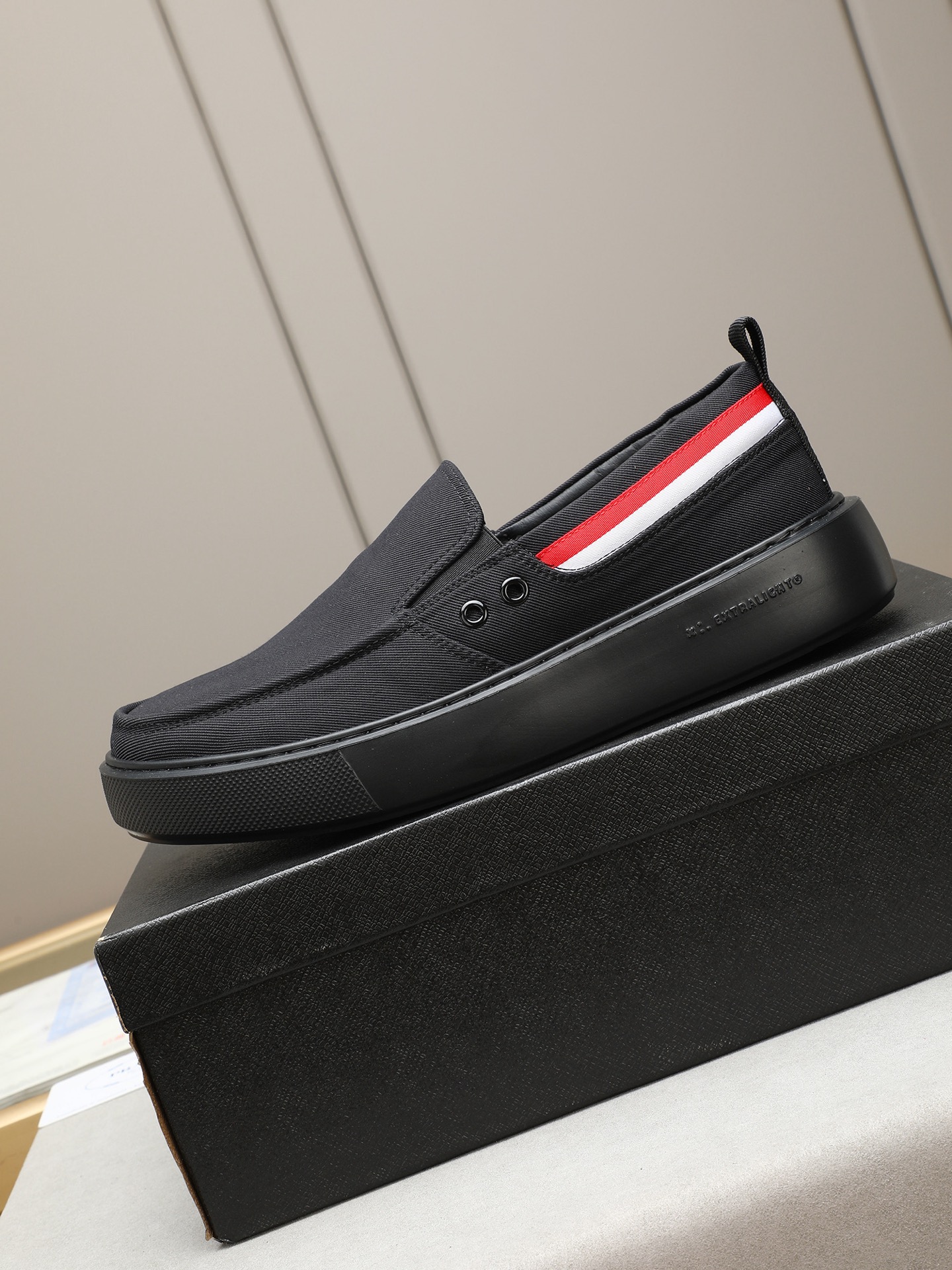 Stylish Canvas Slip-On Sneakers with Lightweight Sole, Sizes 38-44 7 i1745658401526 3225 0 5