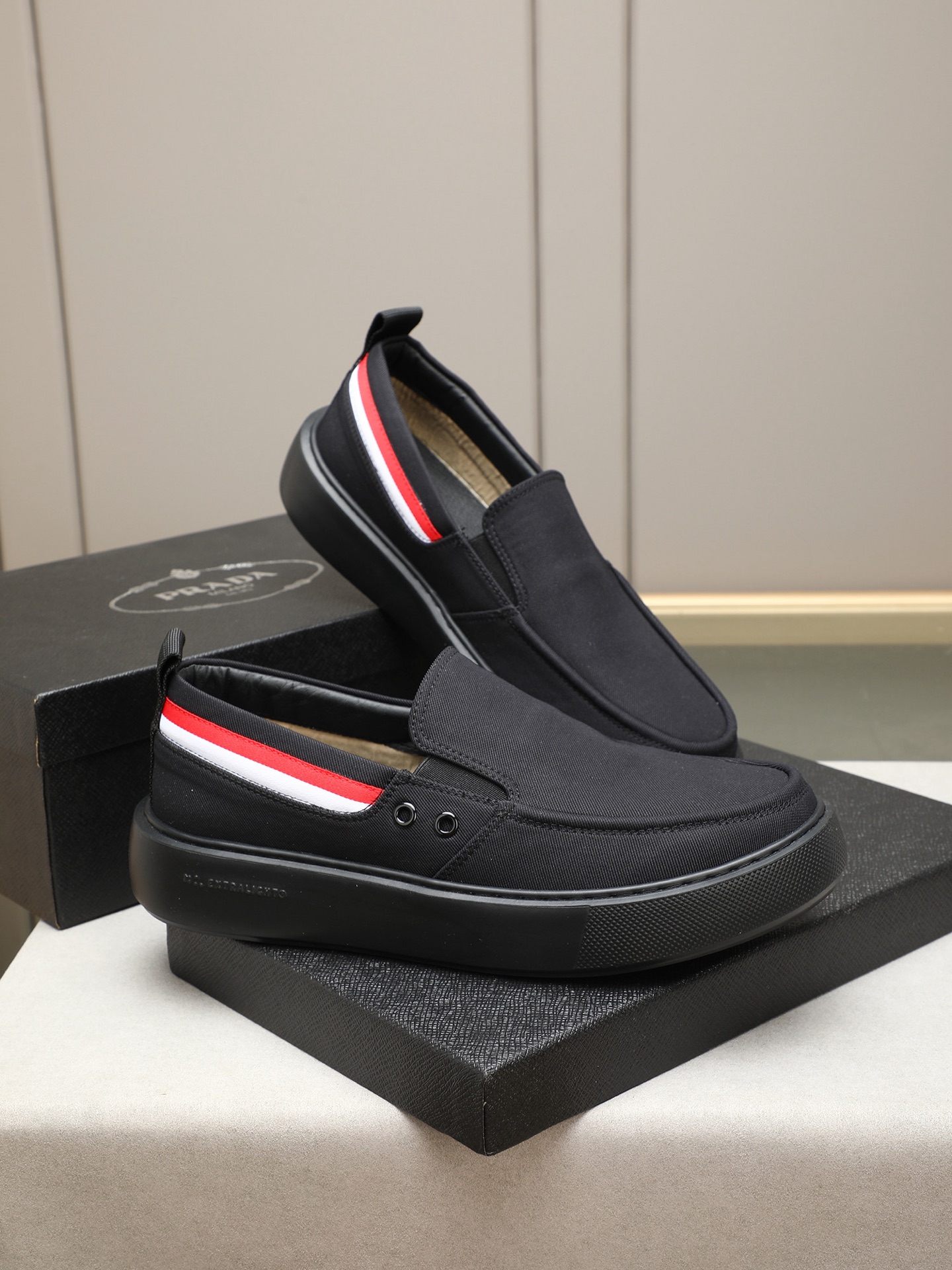 Stylish Canvas Slip-On Sneakers with Lightweight Sole, Sizes 38-44 5 i1745658401581 2722 0 3