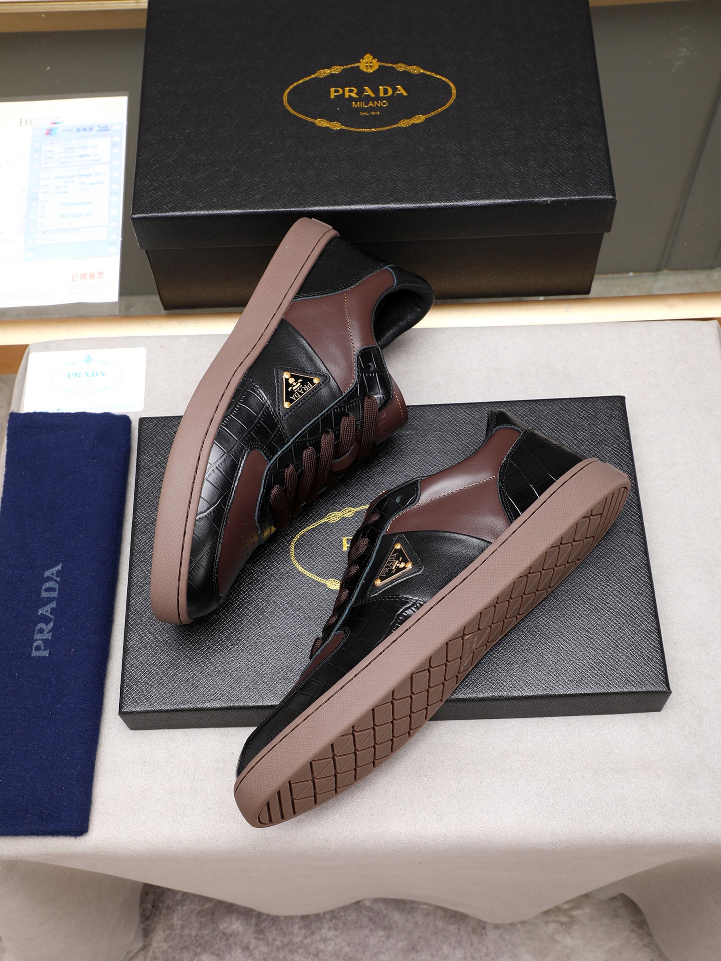 Prada Men's Leather Low-Top Sneakers Casual Fashion Sneakers 8 i1746696379901 4687 0 6