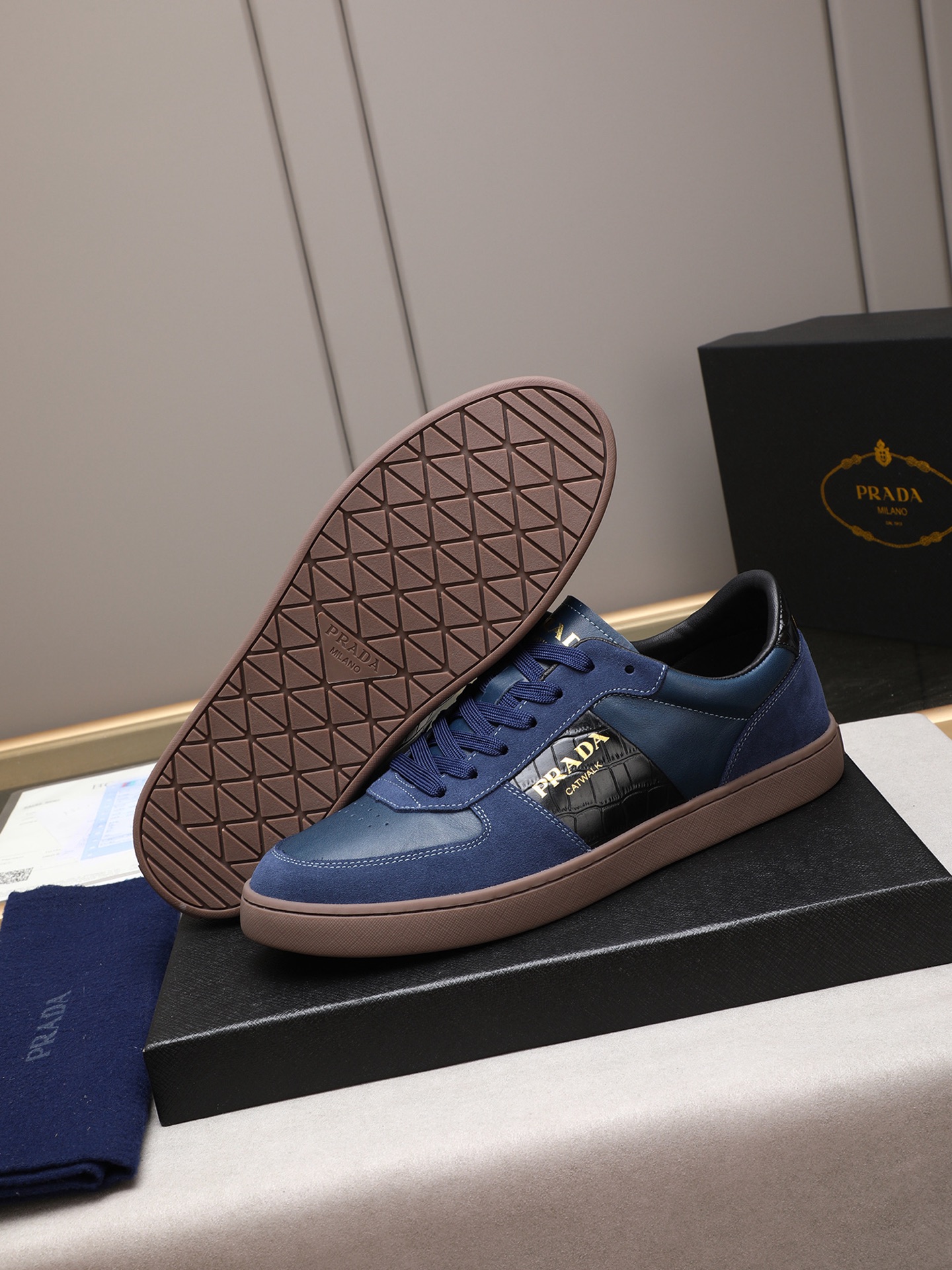 Prada Men's Blue Leather Low-Top Sneakers Fashion Casual Shoes 4 i1746697147098 934 0 2