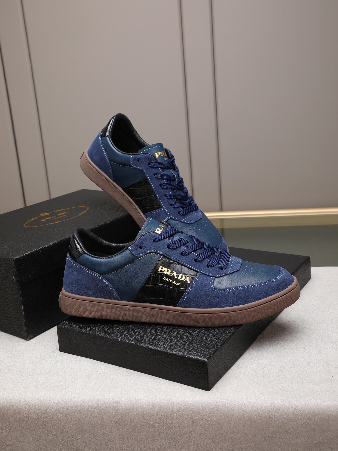 Prada Men's Blue Leather Low-Top Sneakers Fashion Casual Shoes 5 i1746697148465 5882 0 3
