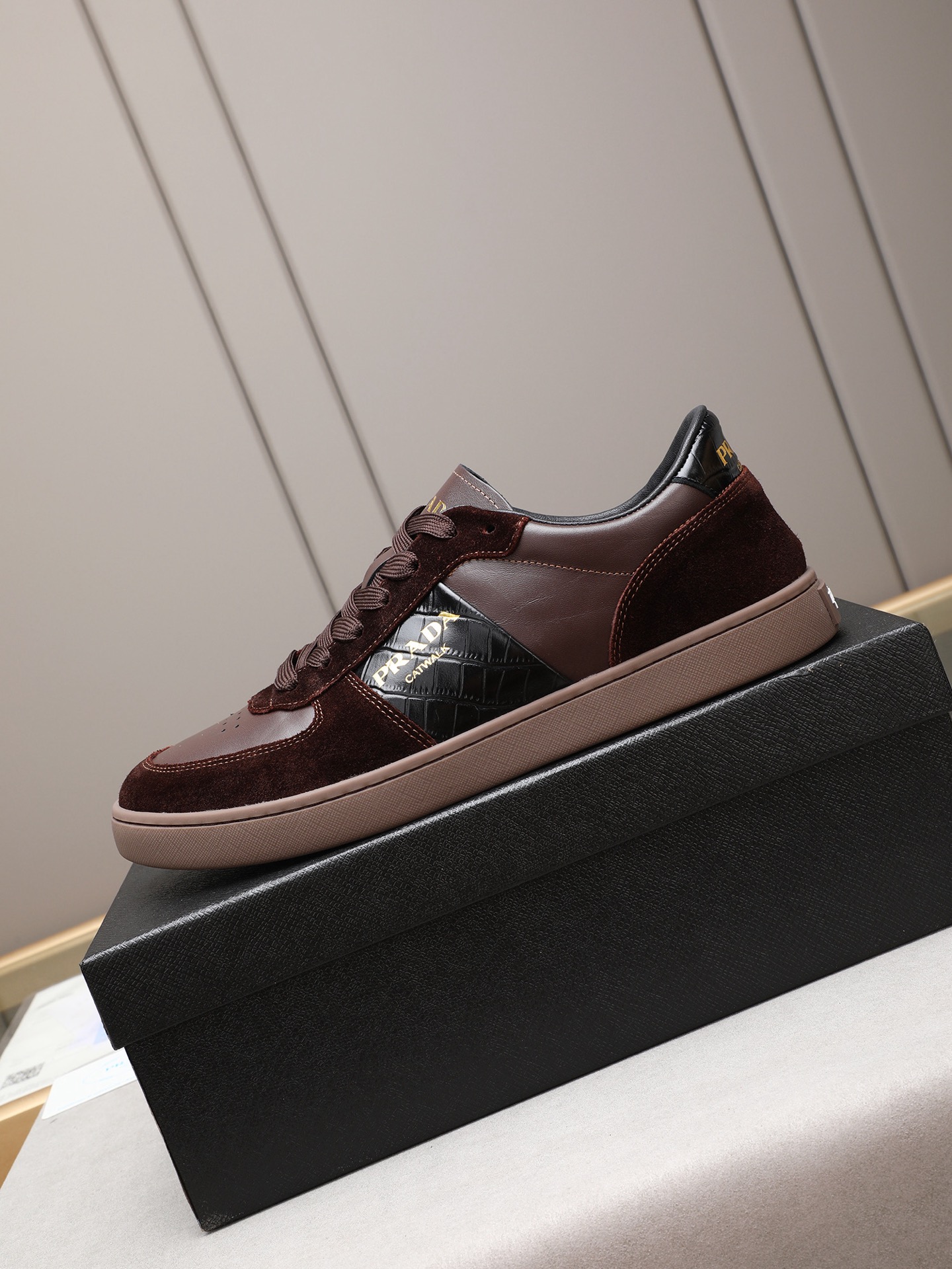 Prada Men's Fashionable Casual Sneakers - Leather, Breathable Lining 7 i1746697175987 3845 0 5