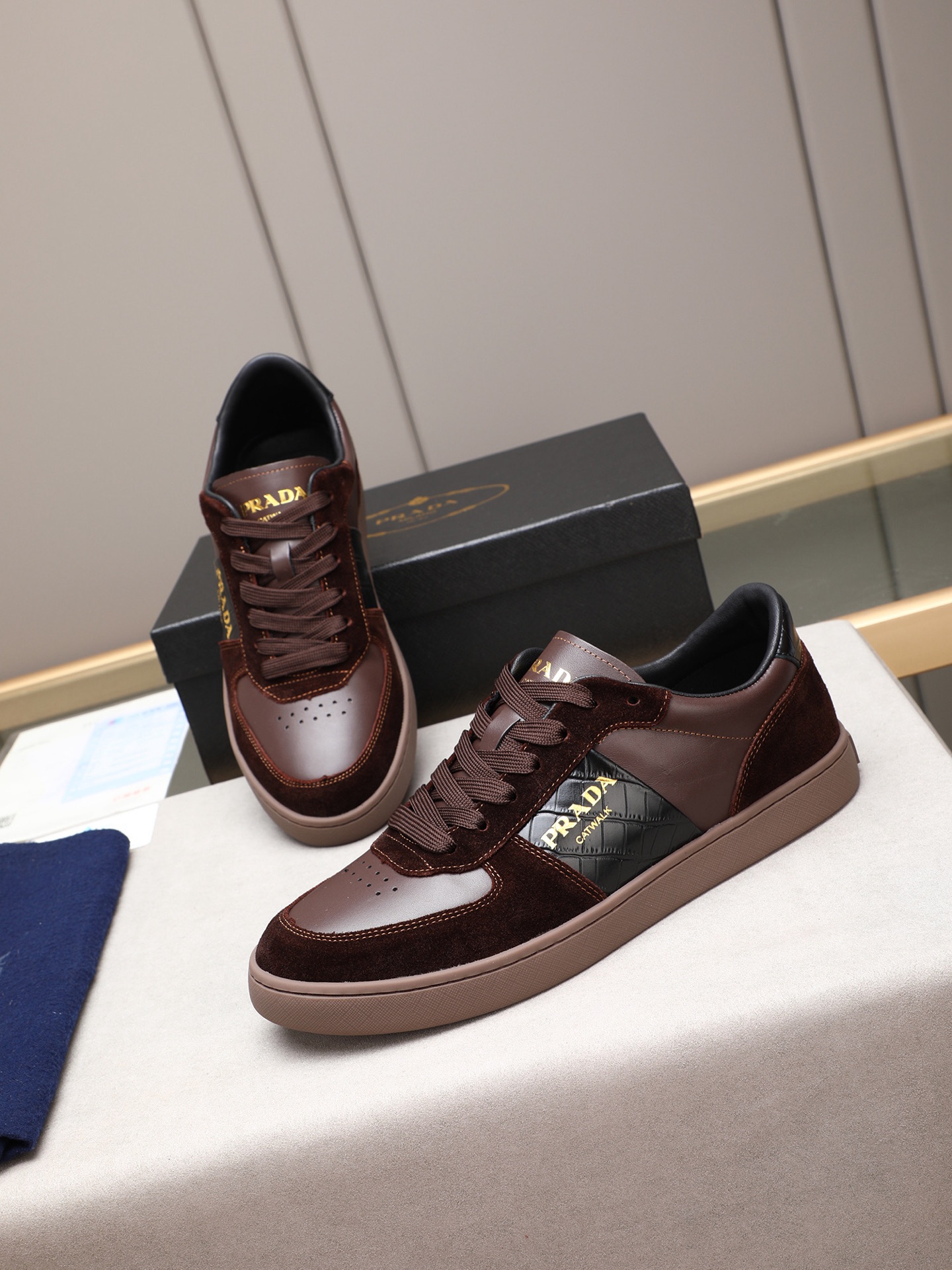 Prada Men's Fashionable Casual Sneakers - Leather, Breathable Lining 8 i1746697176007 5503 0 6