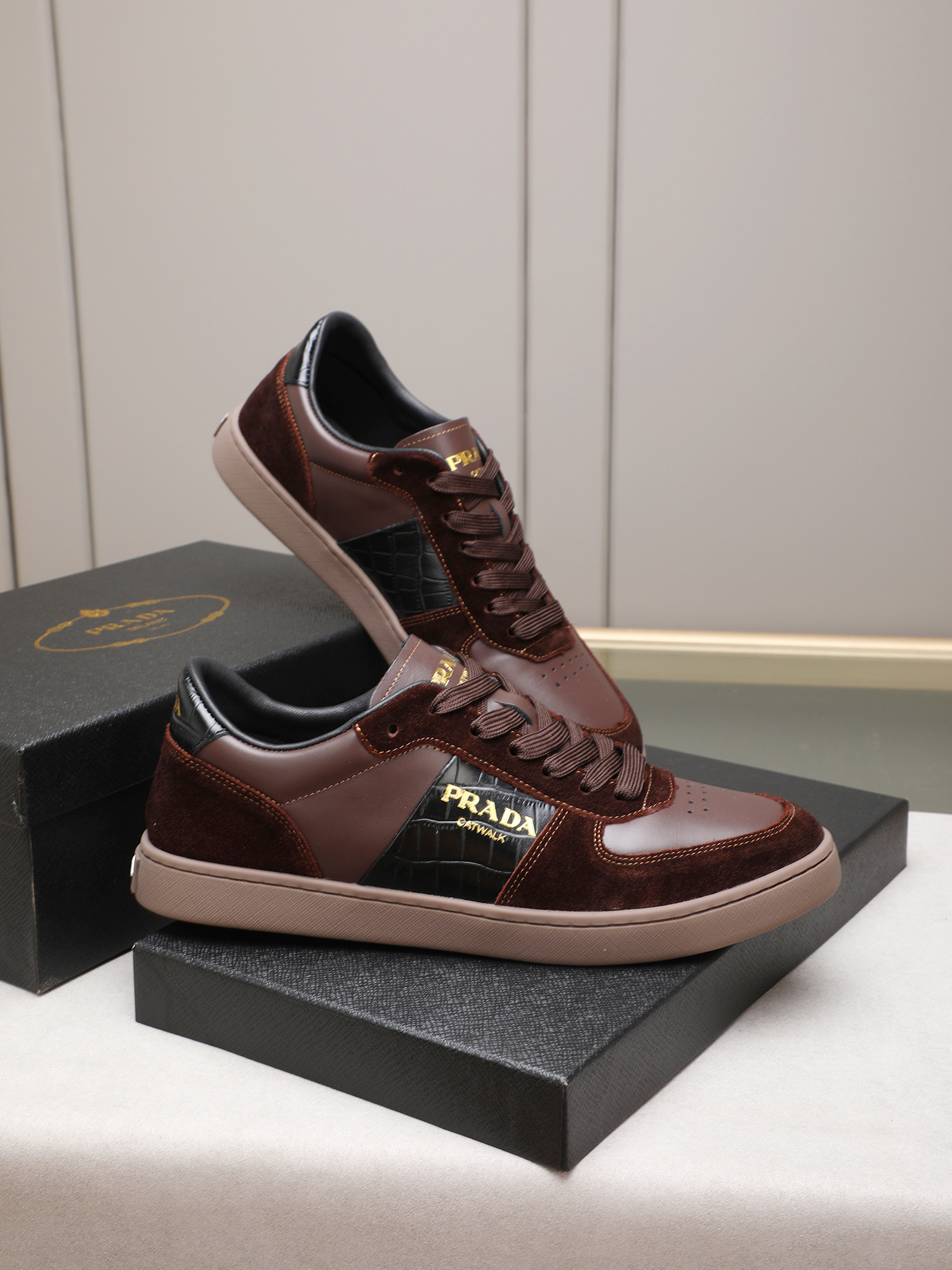 Prada Men's Fashionable Casual Sneakers - Leather, Breathable Lining 5 i1746697177327 557 0 3