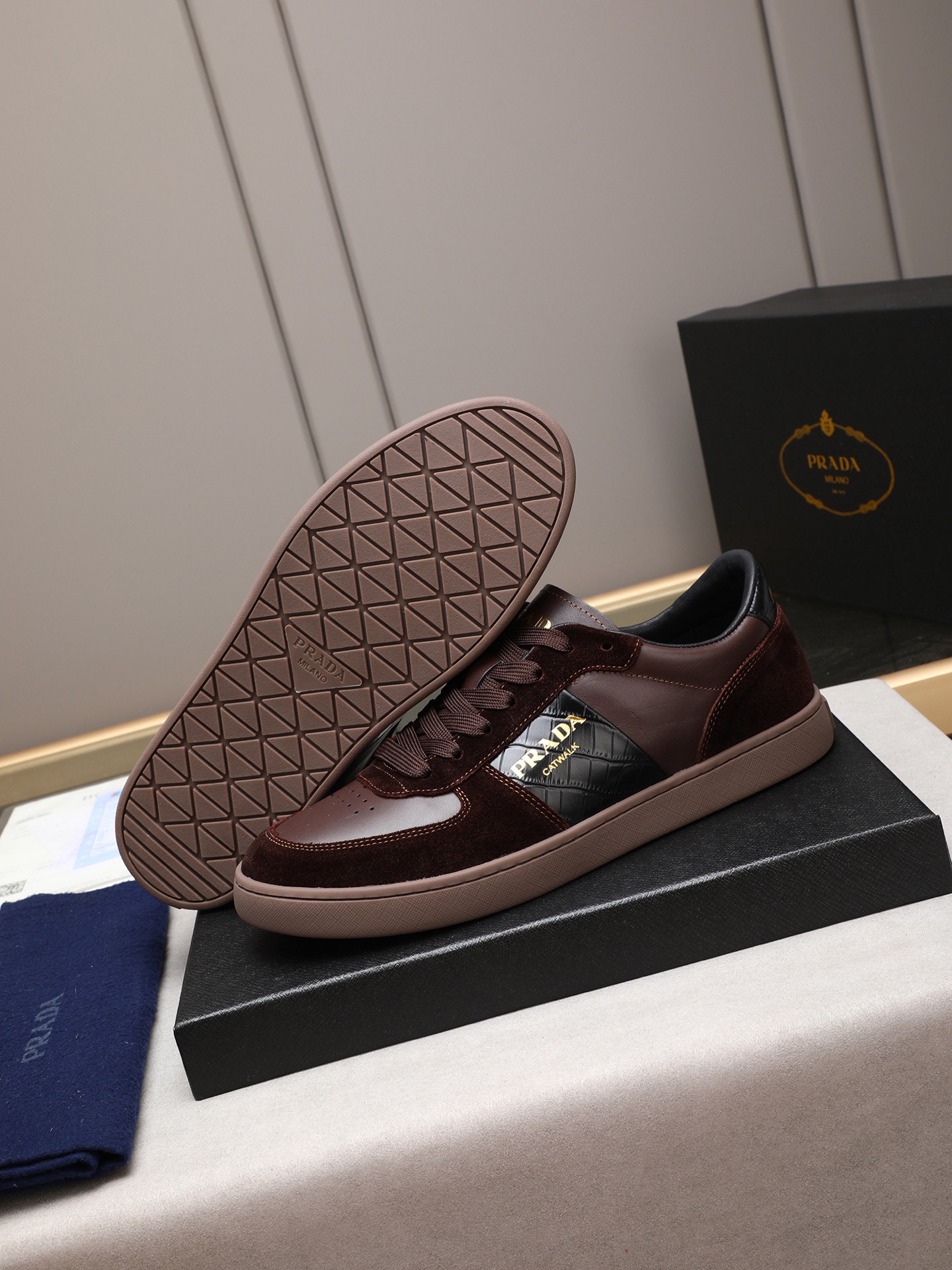 Prada Men's Fashionable Casual Sneakers - Leather, Breathable Lining 4 i1746697177506 4177 0 2