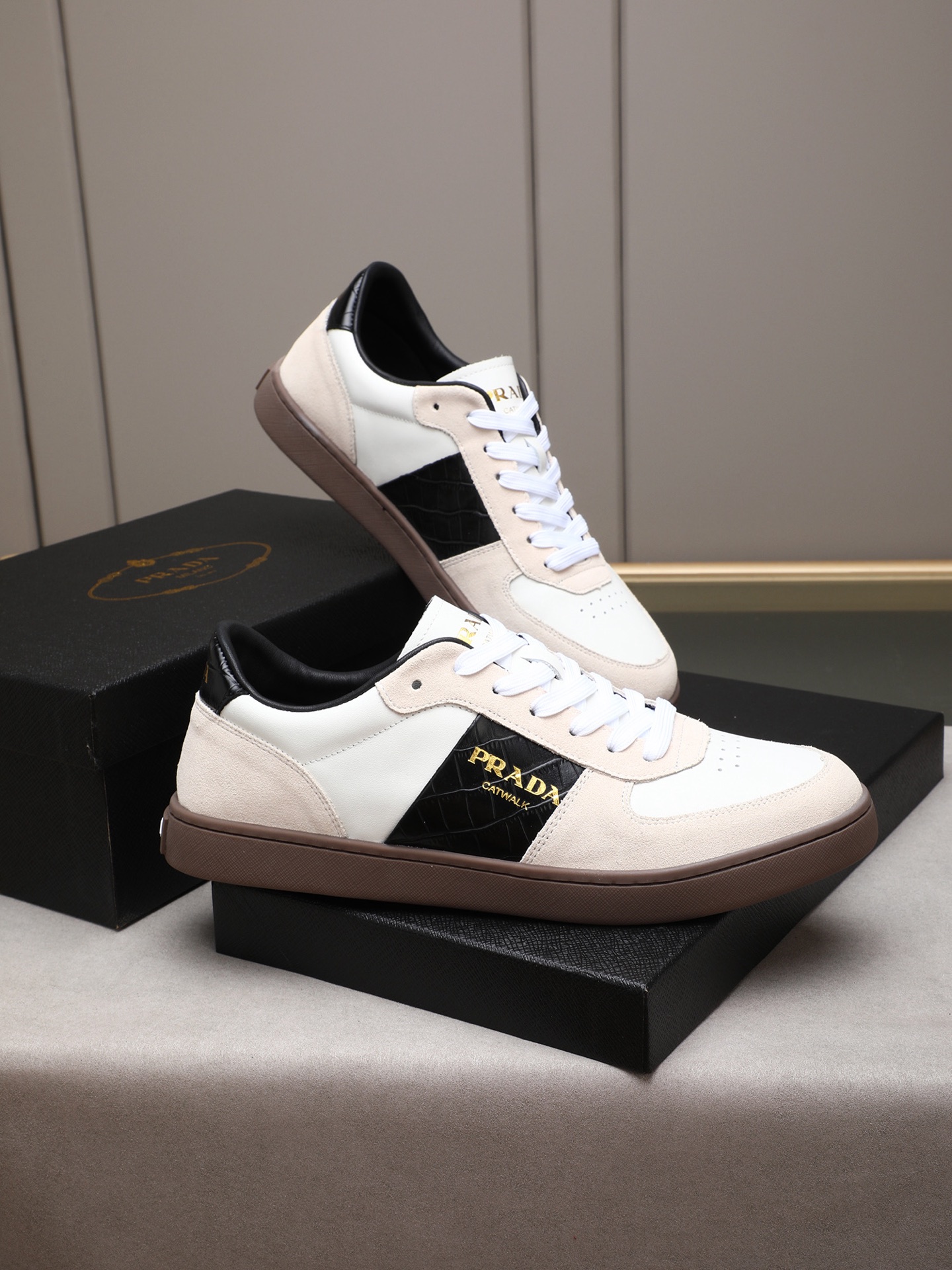 Prada Men's Fashion Sneakers, Leather Upper, Breathable Lining, Size 38-44 5 i1746697190533 4688 0 3