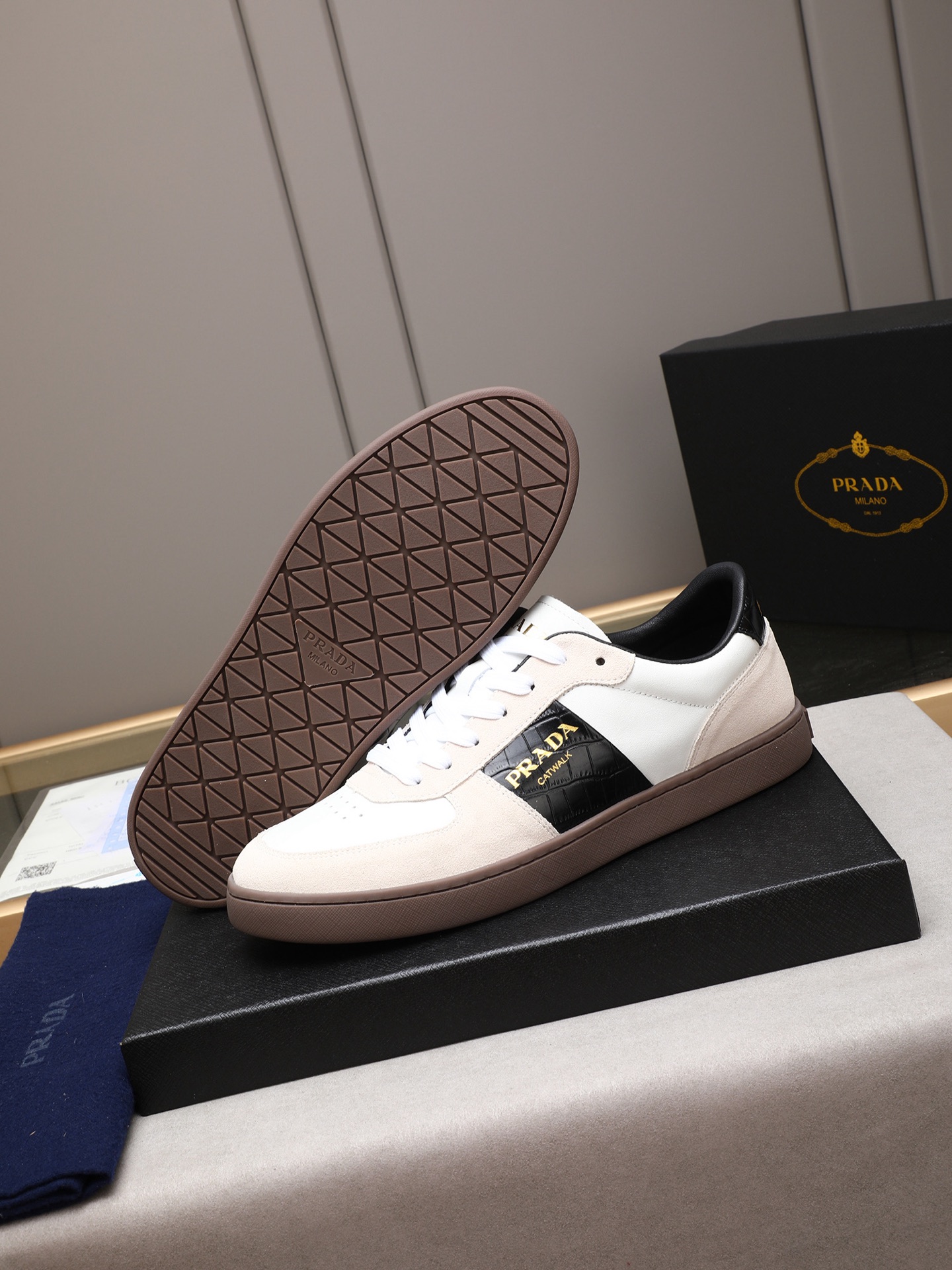 Prada Men's Fashion Sneakers, Leather Upper, Breathable Lining, Size 38-44 4 i1746697191987 4483 0 2