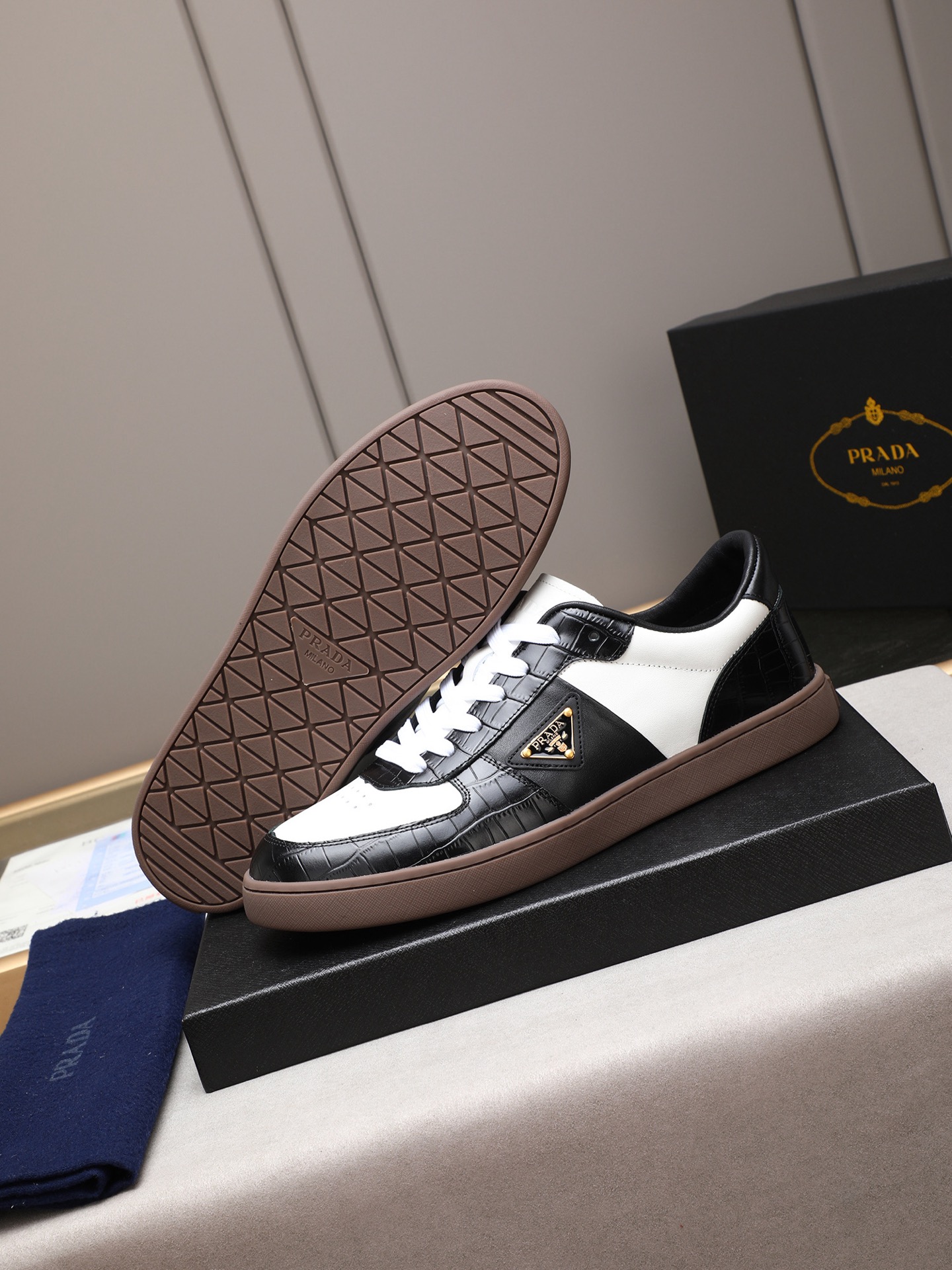 Prada Men's Fashionable Casual Sneakers - Leather, Breathable, Standard Sizes 4 i1746697317120 7759 0 2