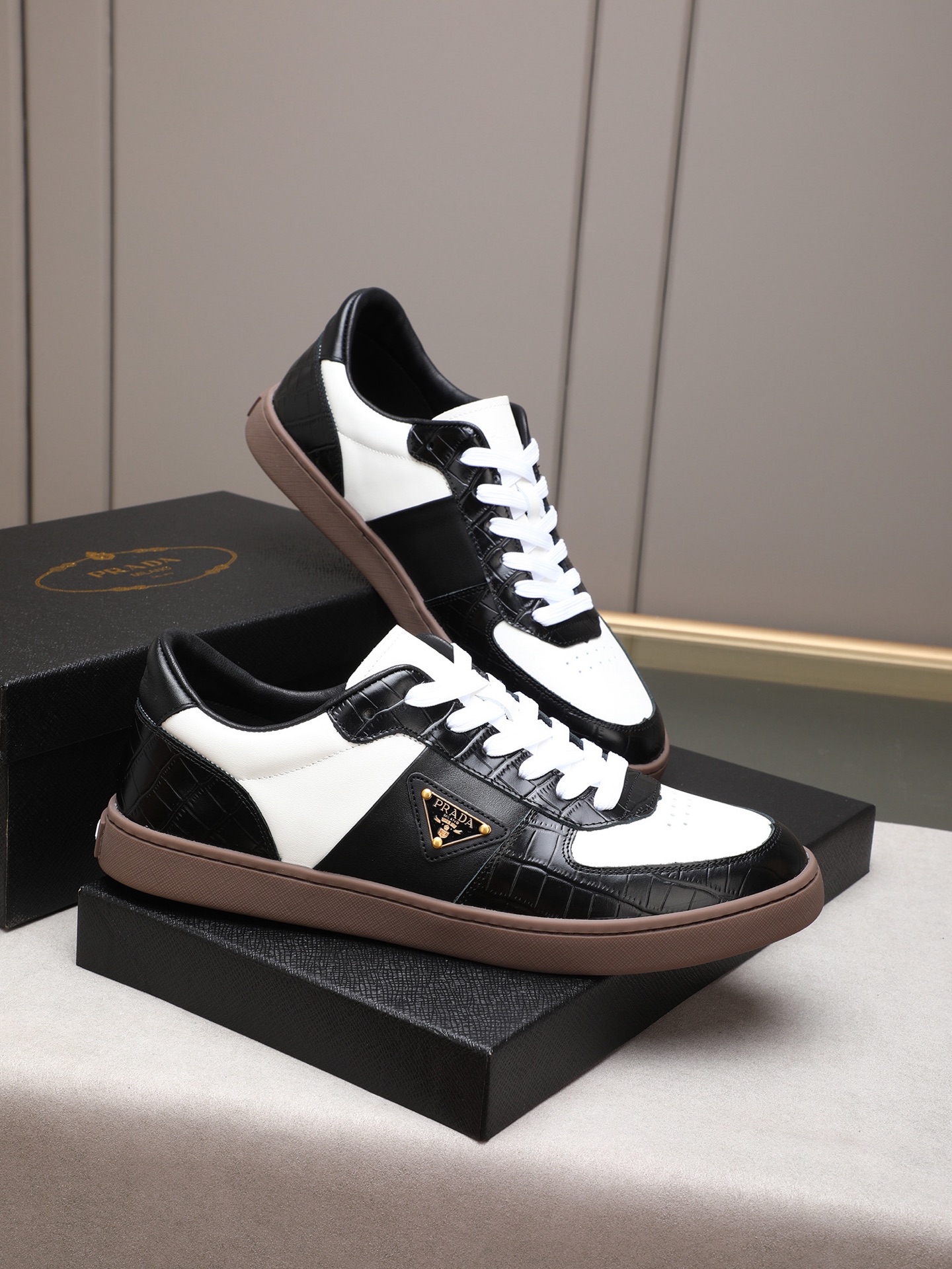 Prada Men's Fashionable Casual Sneakers - Leather, Breathable, Standard Sizes 5 i1746697317150 9254 0 3