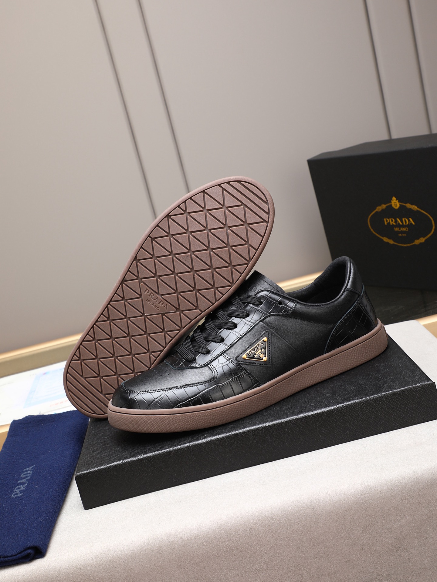 Prada Men's Black Leather Fashion Sneakers,Size 38-44,Low-Key Luxury 4 i1746697337045 3155 0 2