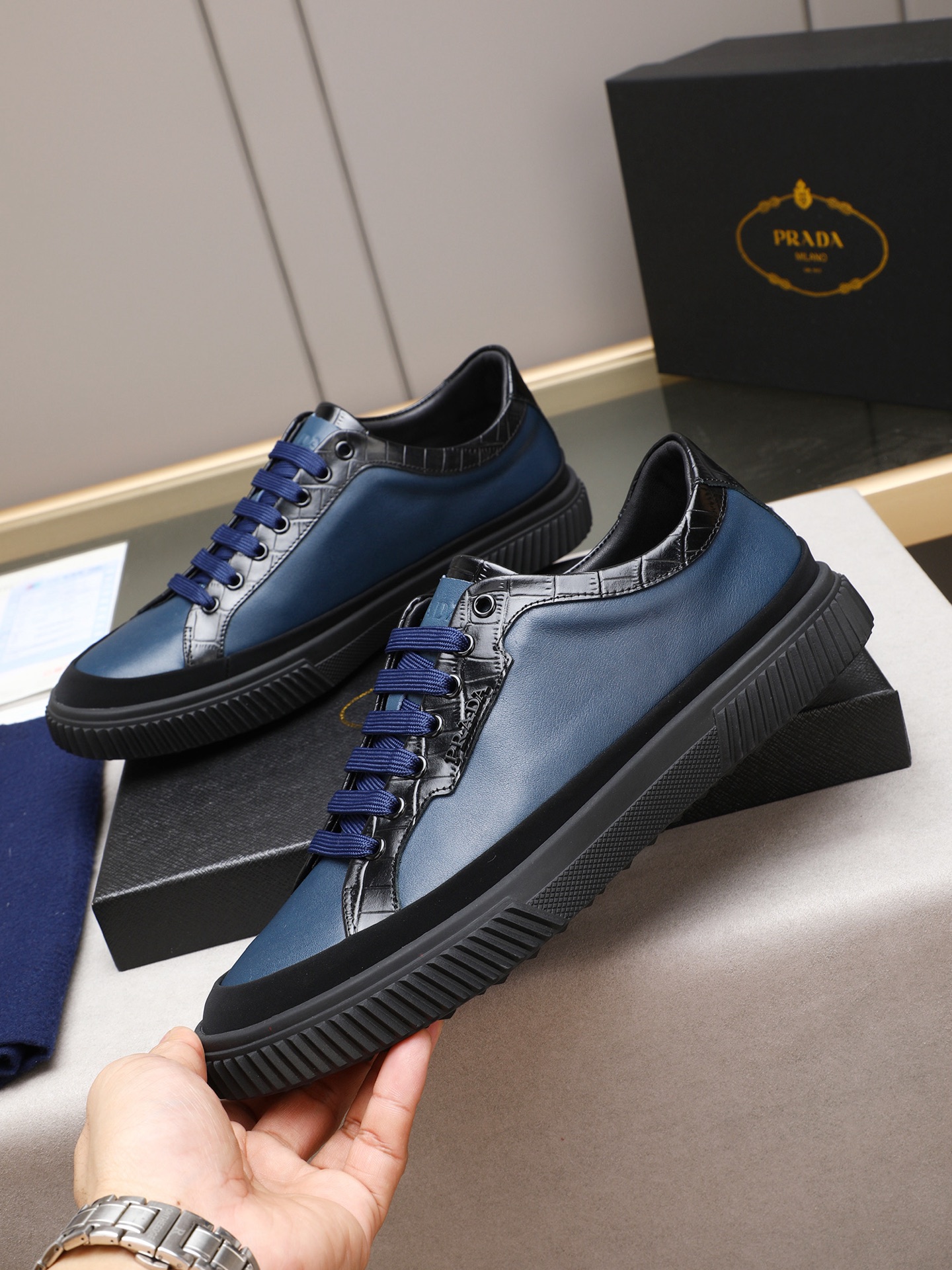 Prada Men's Blue Leather Low-Top Sneakers, Fashionable & Comfortable Shoes 3 i1746697459329 2525 0 1