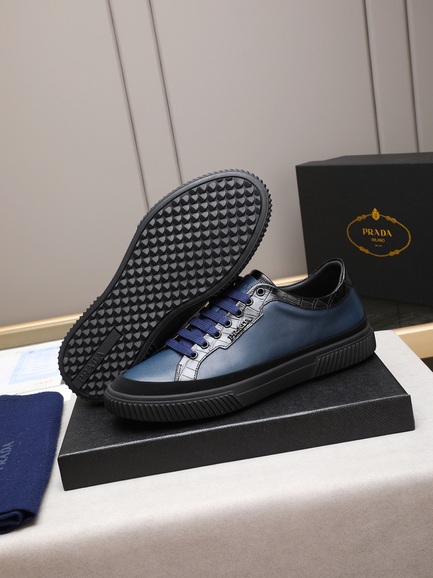 Prada Men's Blue Leather Low-Top Sneakers, Fashionable & Comfortable Shoes 4 i1746697460927 1364 0 2