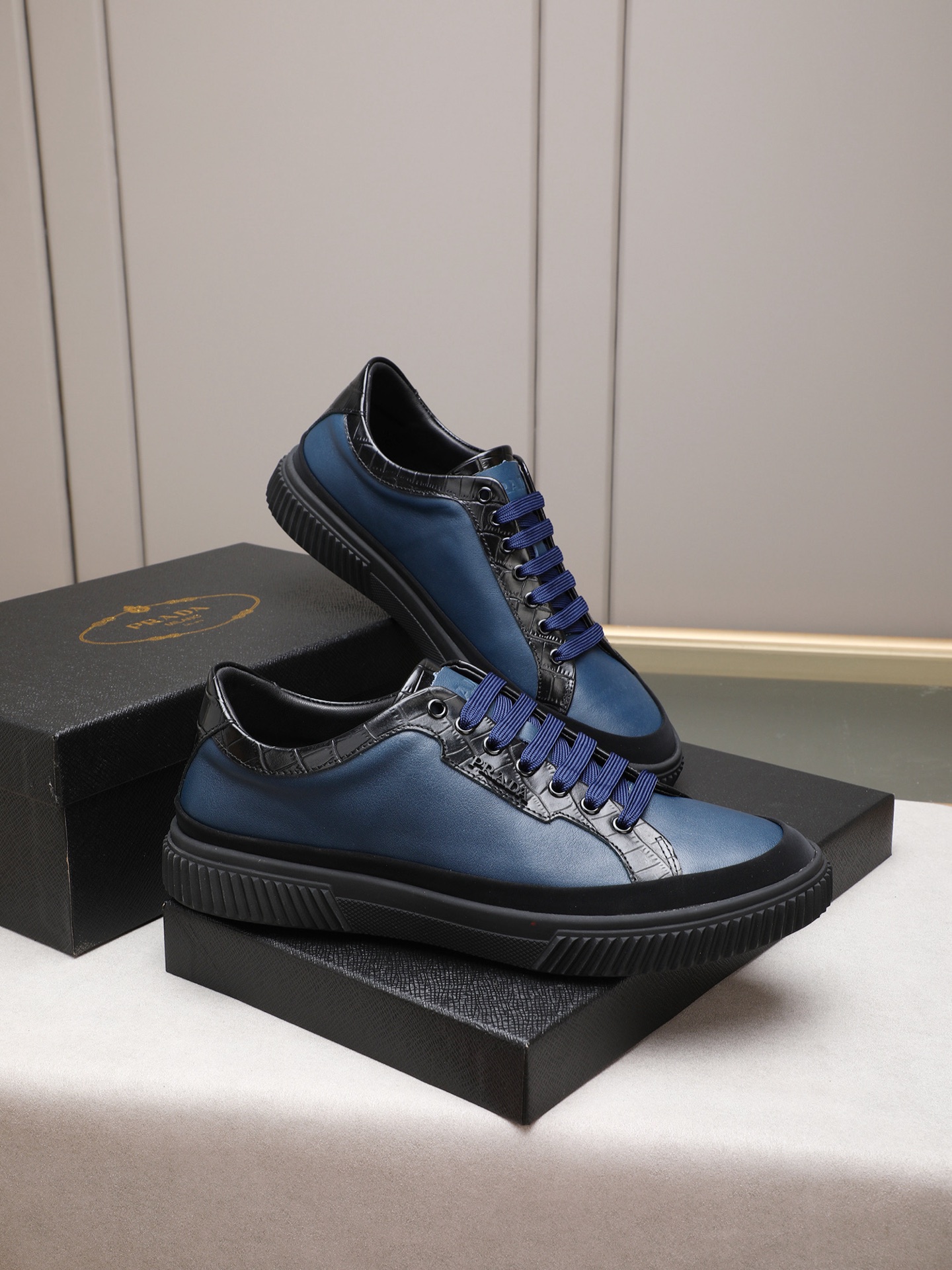 Prada Men's Blue Leather Low-Top Sneakers, Fashionable & Comfortable Shoes 5 i1746697461015 7436 0 3