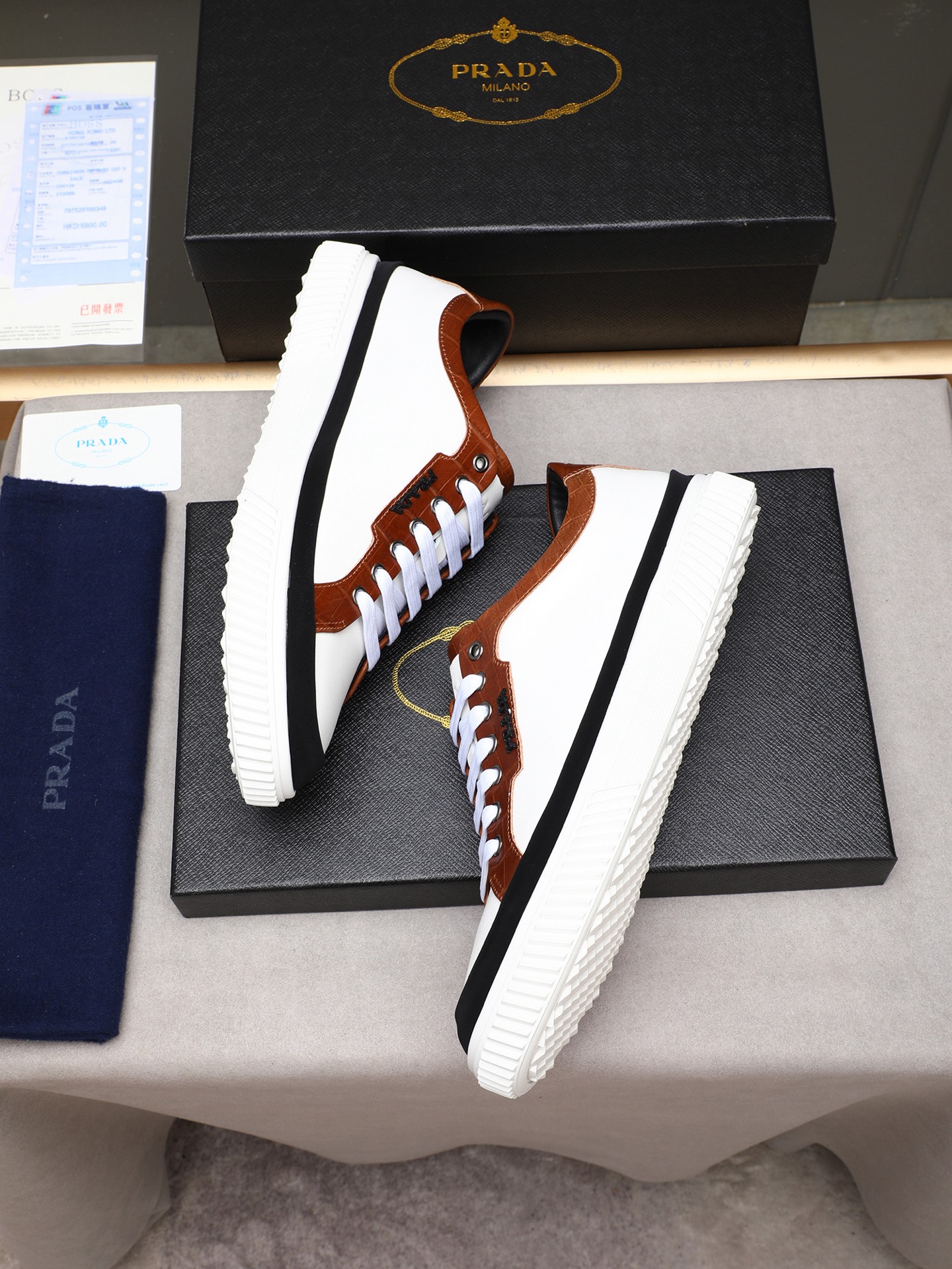 Prada Men's Leather Low-Top Sneakers Casual Fashion Sneakers. 9 i1746697589441 3830 0 7