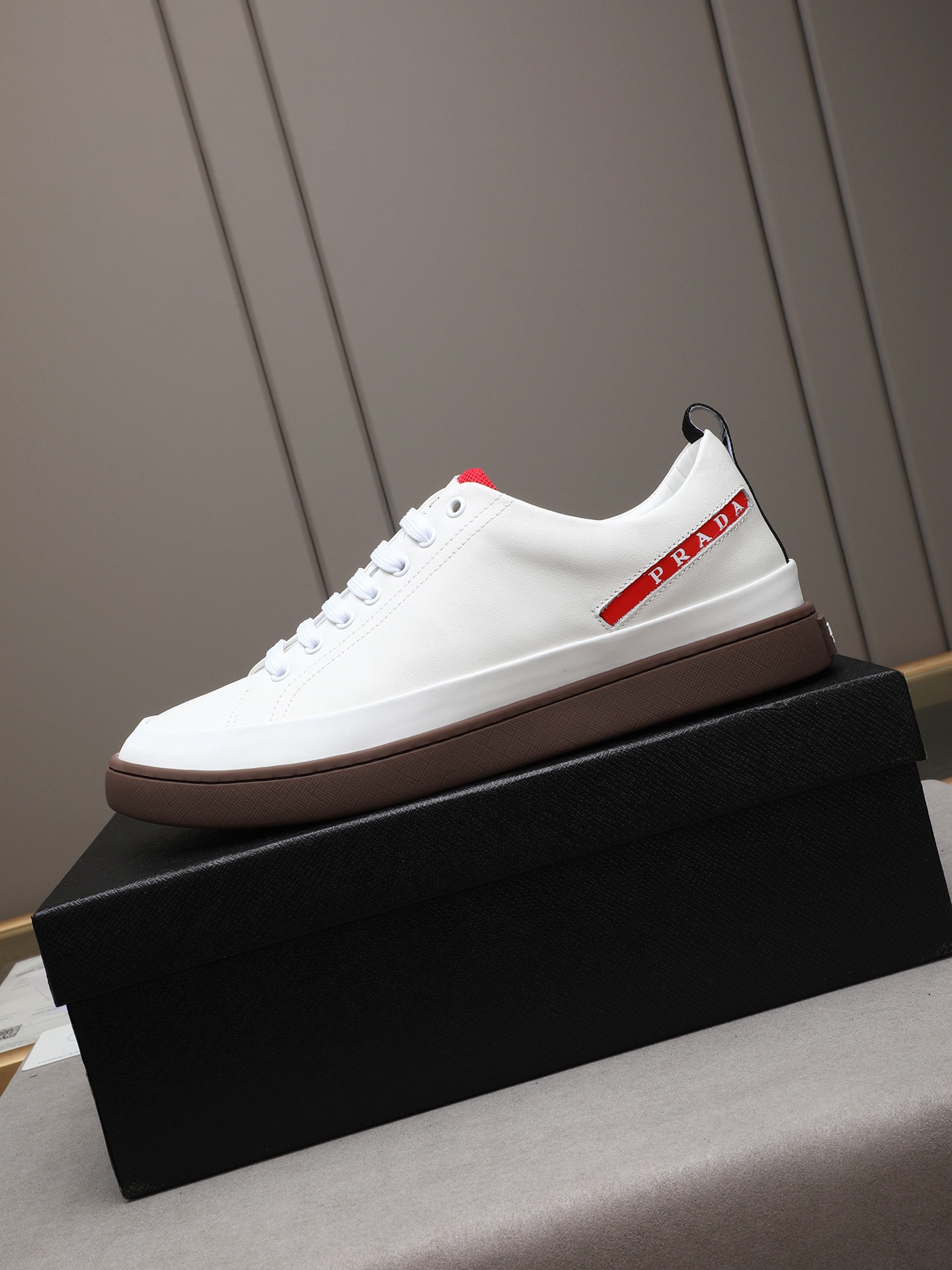 Prada Men's White Leather Low-Top Sneakers Casual Fashion Sneakers 7 i1746697844589 7132 0 5