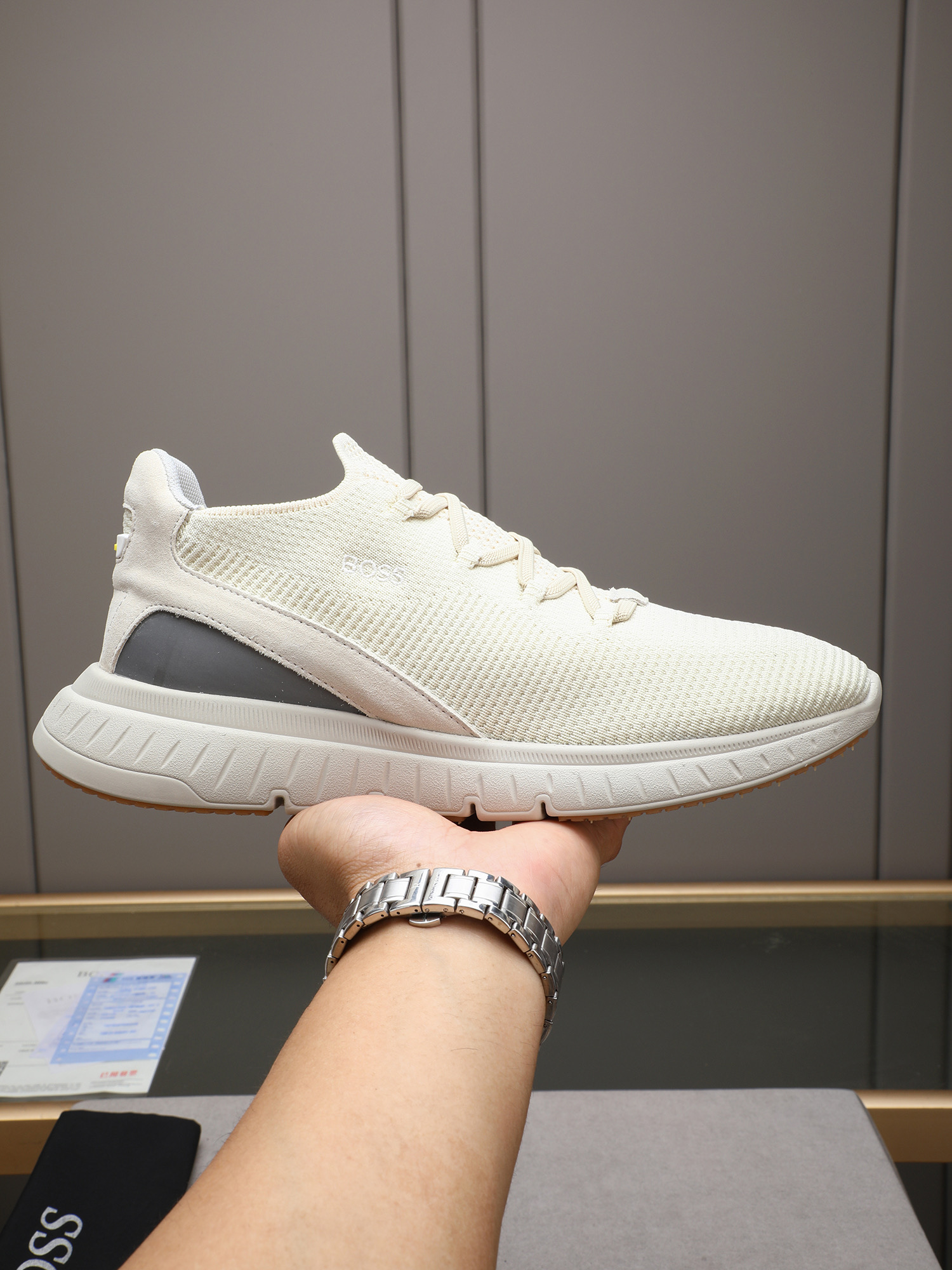 NO:284235,P BOSS 2025 new upper flying weaving technology is now available, original raw materials, fabrics, and original flying weaving!  Customized from the original version of Nei Li!  11 large bottom mold opening!  Foamed outsole!  38-44 (45 customized),19860909P BOSS 2025新款鞋面飞织工艺现已火爆登场,原版原材料,面料,原版飞织！内里原版订制！11大底开模！发泡大底！38-44（45订做）,,Men's shoes