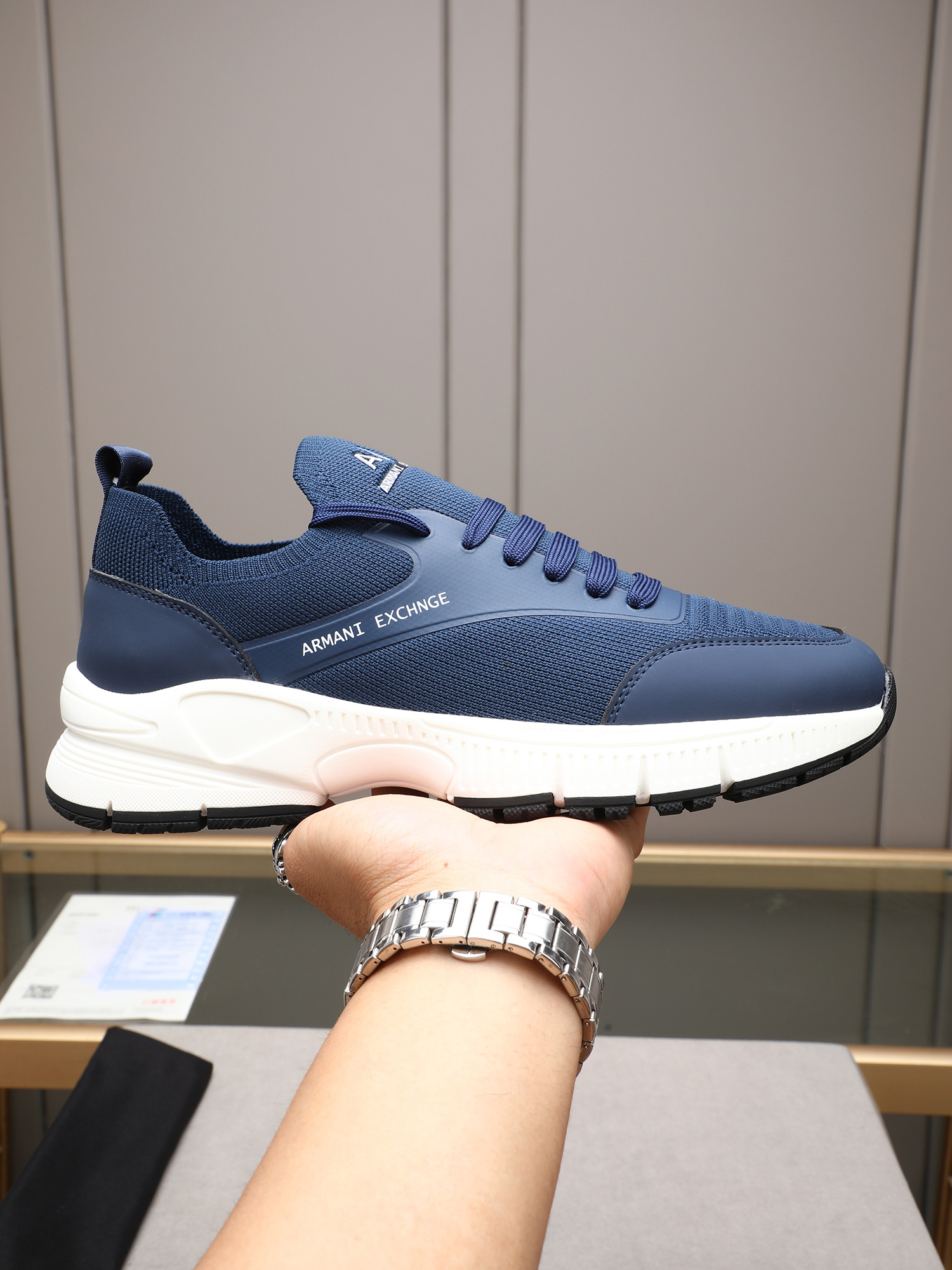 NO:284911,P Emporio Armani, the latest product in 2025, a super stylish casual shoe!  Selected top layer calfskin high-elastic flying woven breathable mesh shoes and tongue exquisite craftsmanship pattern decorative logo, AX iconic logo on the side is very domineering!  Beautiful!  Two colors are selected with 38-44 (45 customized)!  ,armani,cowhide19860909P Emporio Ar阿玛尼,2025最新品,,超级有范儿的一款休闲鞋！精选头层小牛皮高弹力飞织透气网里鞋舌精致工艺图案装饰logo,侧面AX标志性logo霸气十足！上脚帅气！码数38-44(45定做)两色选！,,armani,cowhide,Men's shoes