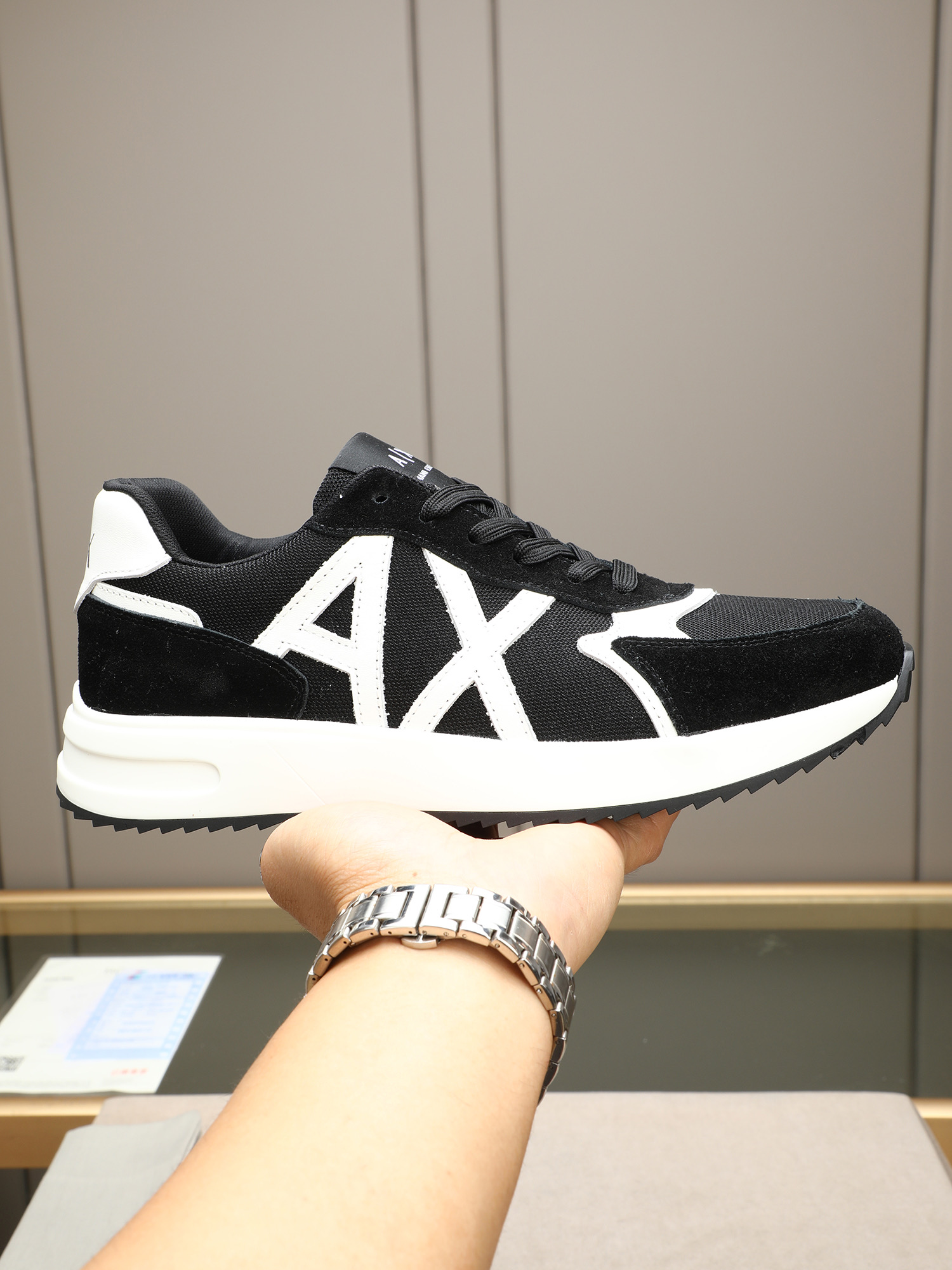 NO:351949,P 2025 new Armani, a super stylish casual shoe!  Selected top-layer calfskin breathable mesh with exquisite craftsmanship pattern decorative logos, and the iconic logo on the side is very domineering!  Beautiful!  Number of codes 38-44 (45 customized) 3 colors to choose!  ,armani,cowhide19860909P 2025新品阿玛尼,超级有范儿的一款休闲鞋！精选头层小牛皮透气网里鞋舌精致工艺图案装饰logo,侧面标志性logo霸气十足！上脚帅气！码数38-44(45定做)3色选！,,armani,cowhide,Men's shoes