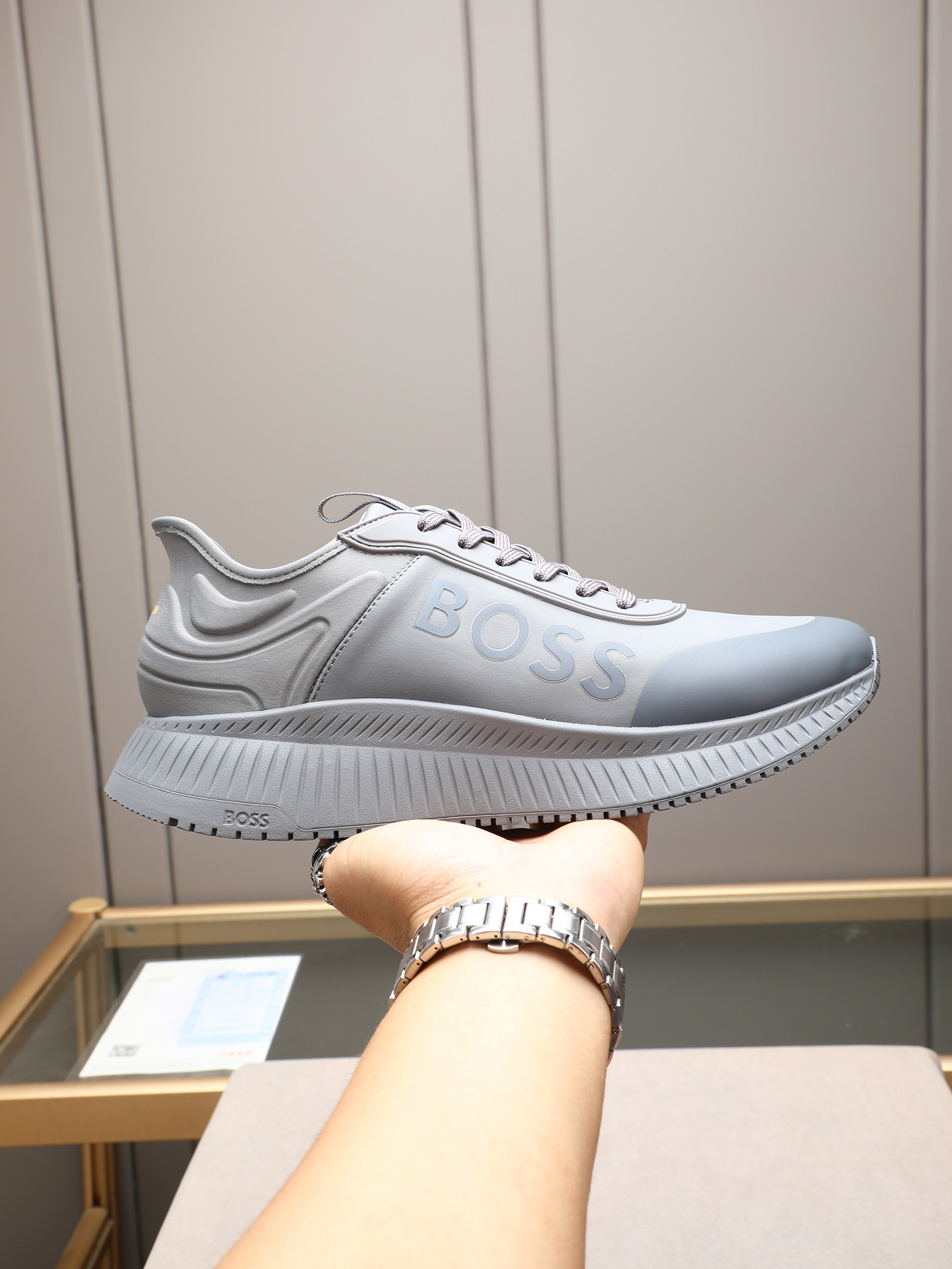 NO:558231,P Boss men's casual sports shoes, original model opening, the upper is made of high elastic cloth splicing material imported from Italy, and the breathable lining!  The upper foot is soft and comfortable. The original TPU foam outsole feels soft and lightweight!  Many colors to choose from!  Size38-44 (45 customized),,sneakers19860909P Boss男士休闲运动鞋,原版开模,鞋面采用意大利进口滴胶高弹力布面拼接材质,透气内里！上脚柔软舒适 原版TPU发泡大底脚感柔软轻便！多色任君选！ Size38-44（45订做）,,sneakers,Men's shoes