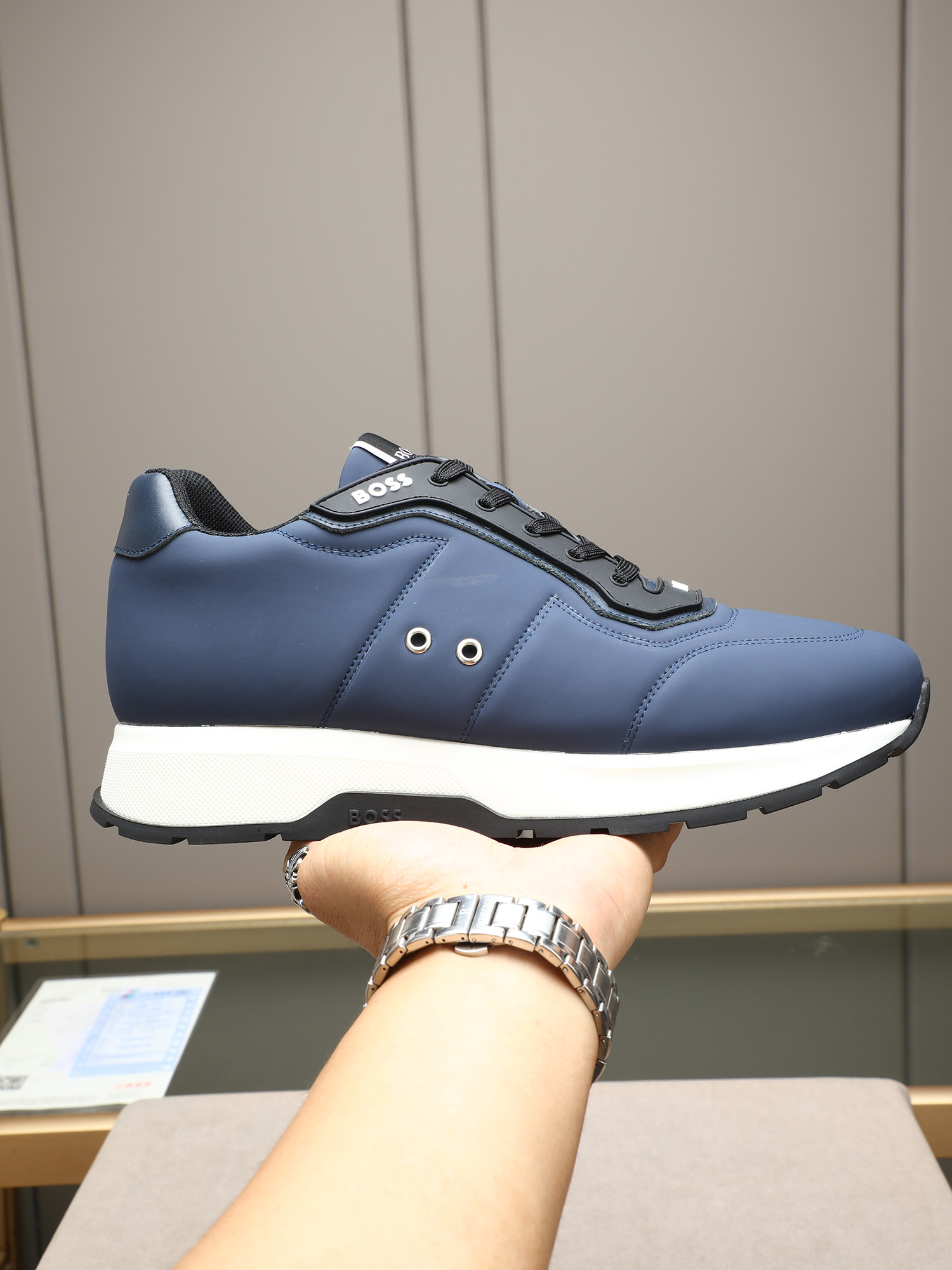 NO:352854,P Boss men's casual sneakers, original mold opening, upper is made of Italian imported cowhide glue, breathable net!  The foot is soft and comfortable. The original TPU foamed large soles feel soft and light!  Size38-44 (45 customized), Sneakers, cowhide19860909P Boss男士休闲运动鞋,原版开模,鞋面采用意大利进口牛皮滴胶,透气网里！上脚柔软舒适 原版TPU发泡大底脚感柔软轻便！ Size38-44（45订做）,,sneakers,cowhide,Men's shoes