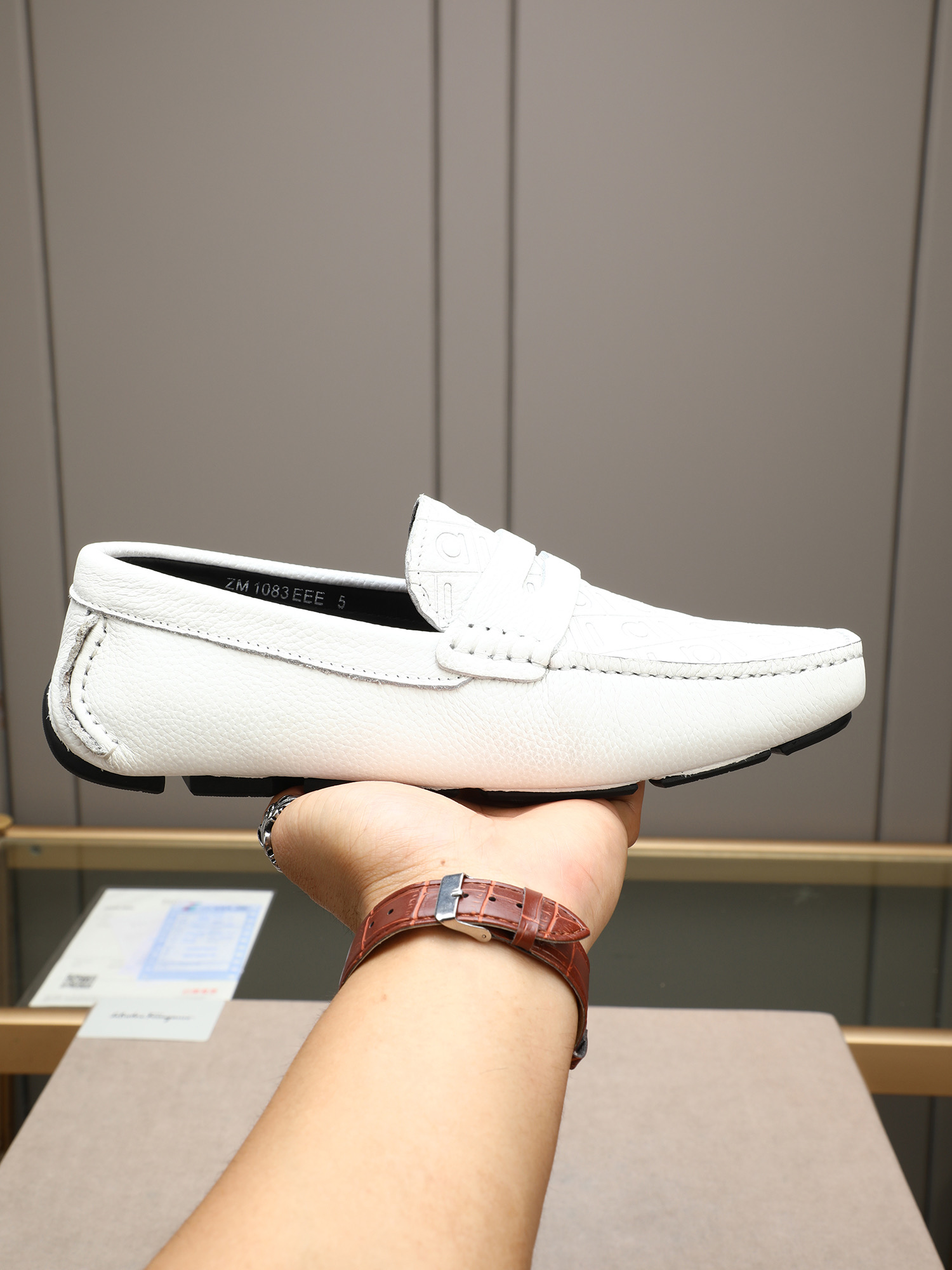 NO:351658,P Feijia high-end classic men's bean shoes, official website synchronization, high-end quality, top-level version, original full package Imported top-layer calfskin + water-dyed cowhide inner, new accessories buckle black, blue, brown, red, apricot, dark brown. Size38-44 (45 46 customized) spot,,cowhide19860909P 菲家高端经典男士豆豆鞋,官网同步,高端品质,顶级版本,原版全套包装 进口头层小牛皮＋ 水染牛皮内里, 新款配饰扣  黑色,蓝色,咖啡色,红色,杏色,深咖色. Size38-44(45 46定做)现货,,cowhide,Men's shoes